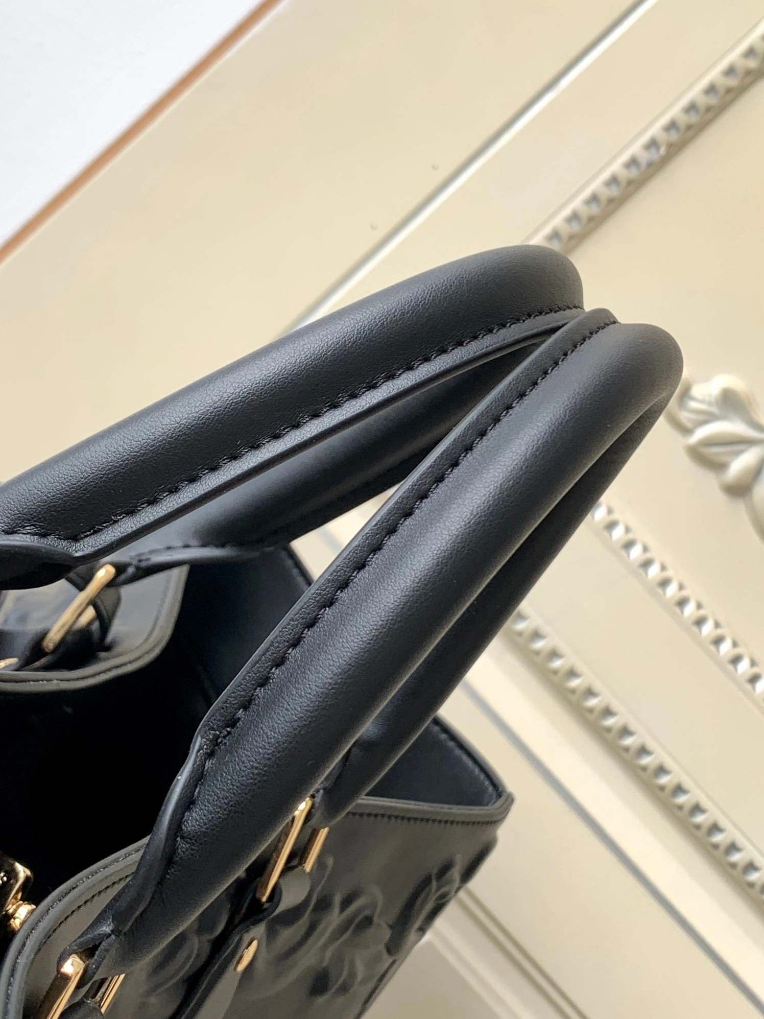 Versatile 2159 Louis Vuitton AAA Quality Tote-Handbags For Women