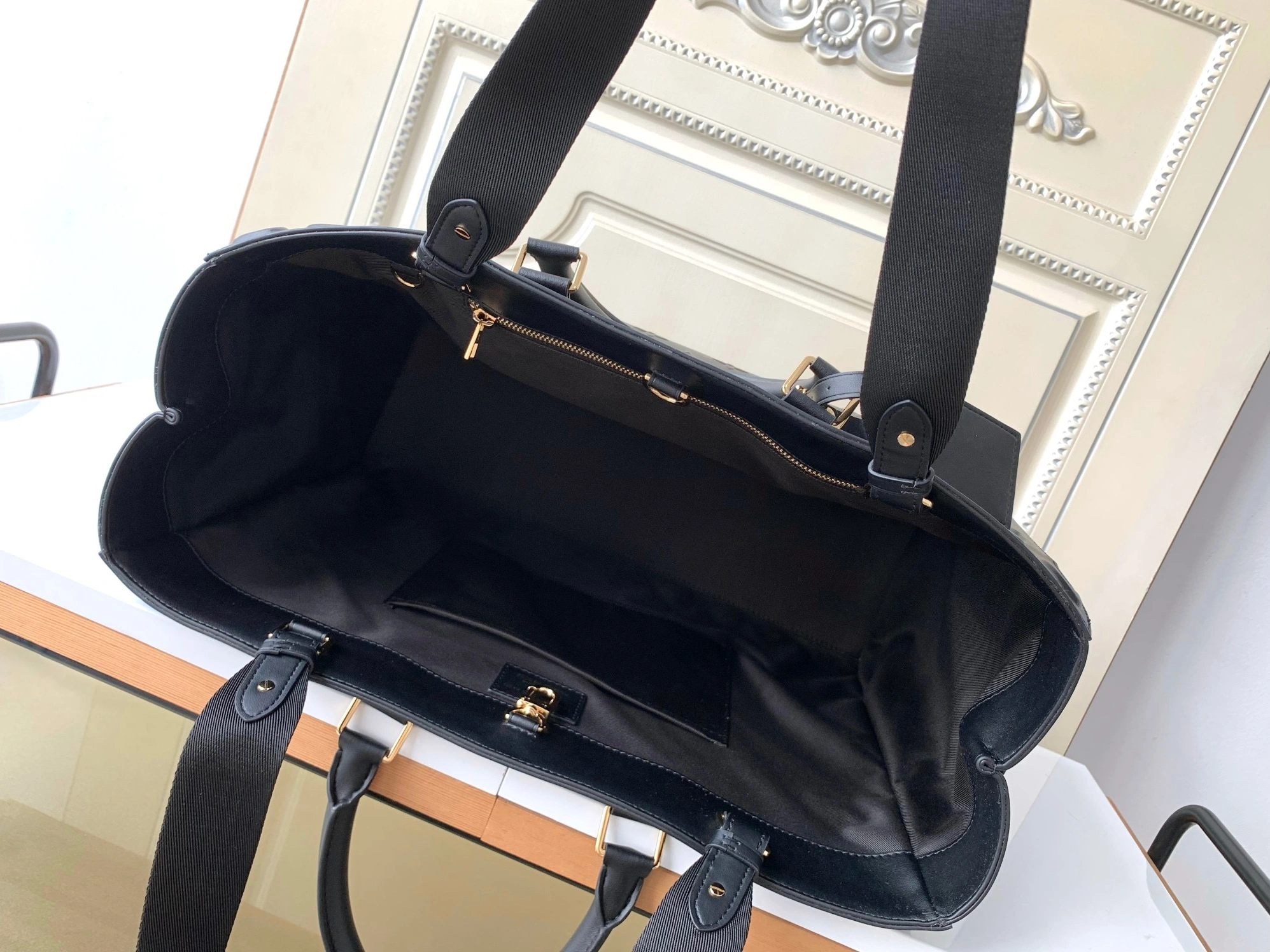Versatile 2159 Louis Vuitton AAA Quality Tote-Handbags For Women