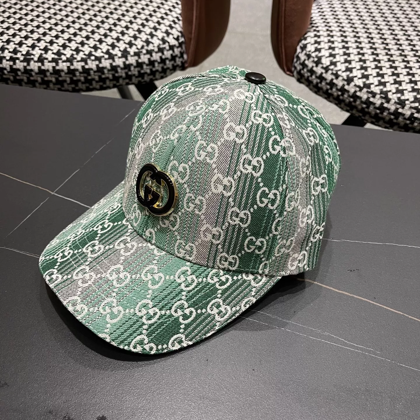 Versatile 2241 Gucci Caps