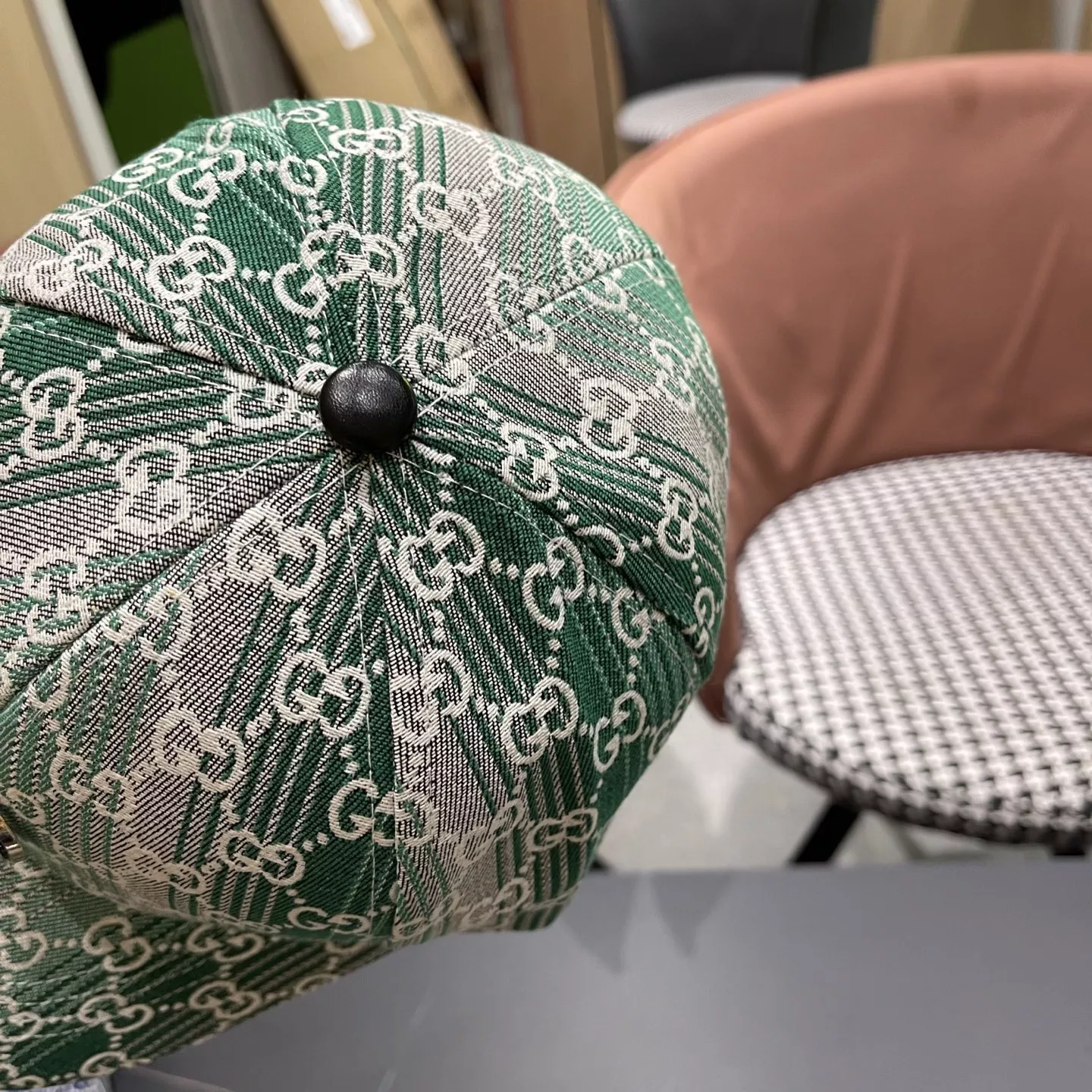 Versatile 2241 Gucci Caps