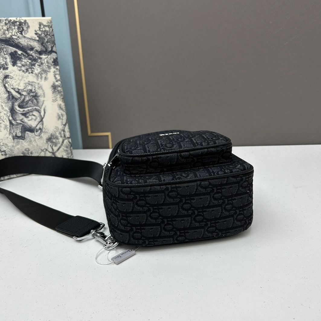 Versatile 2384 Christian Dior AAA Man Messenger Bags
