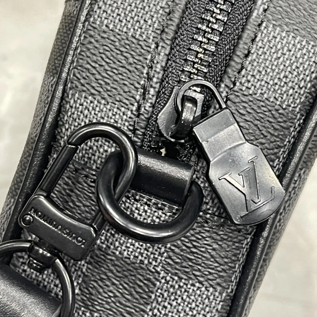 Versatile 245 Louis Vuitton AAA Man Wallets