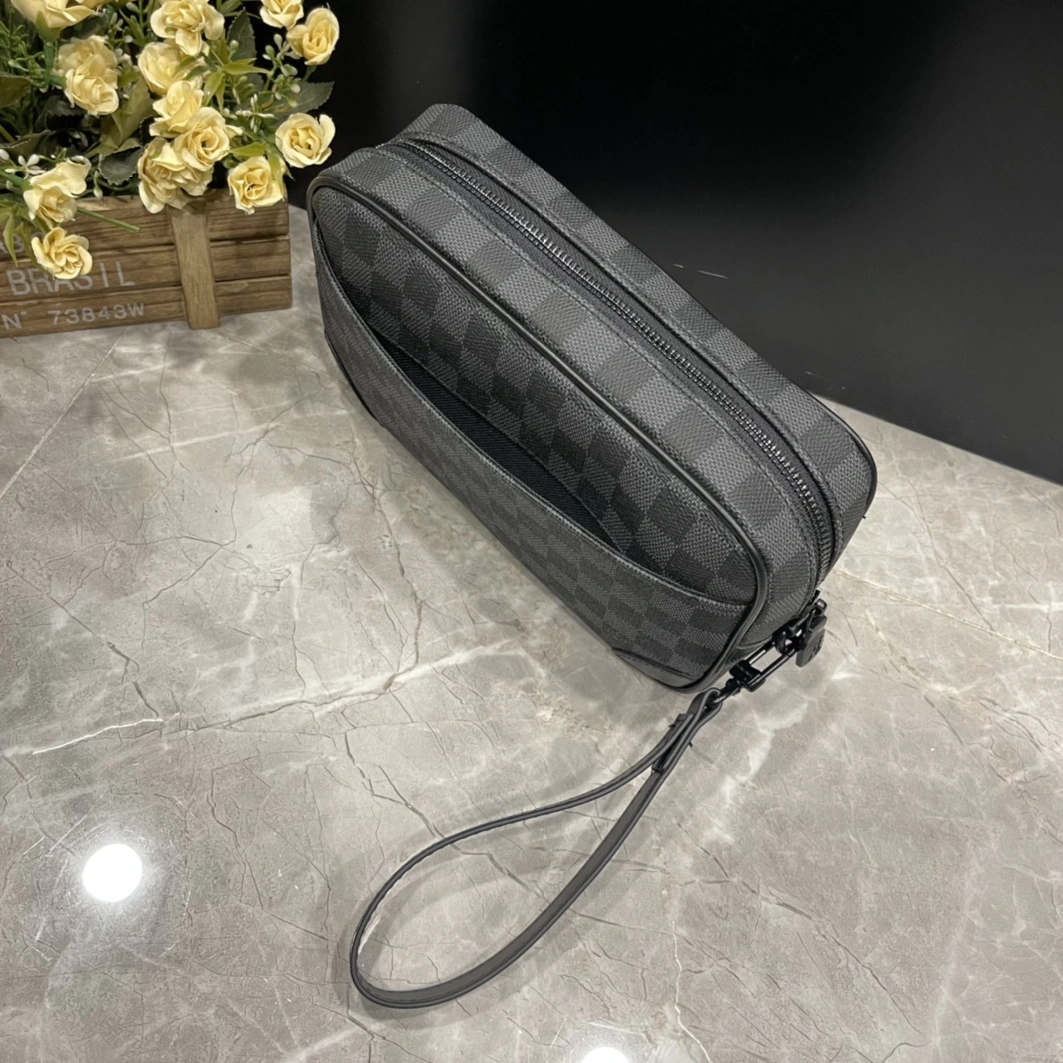 Versatile 245 Louis Vuitton AAA Man Wallets