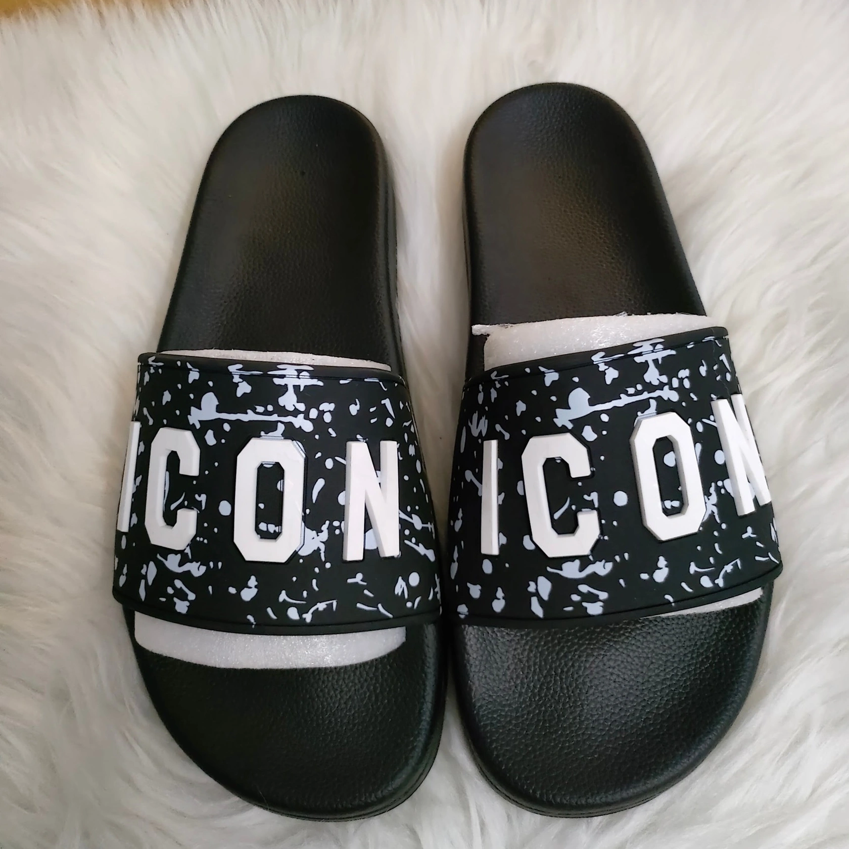 Versatile 2466 Dsquared Slippers For Men