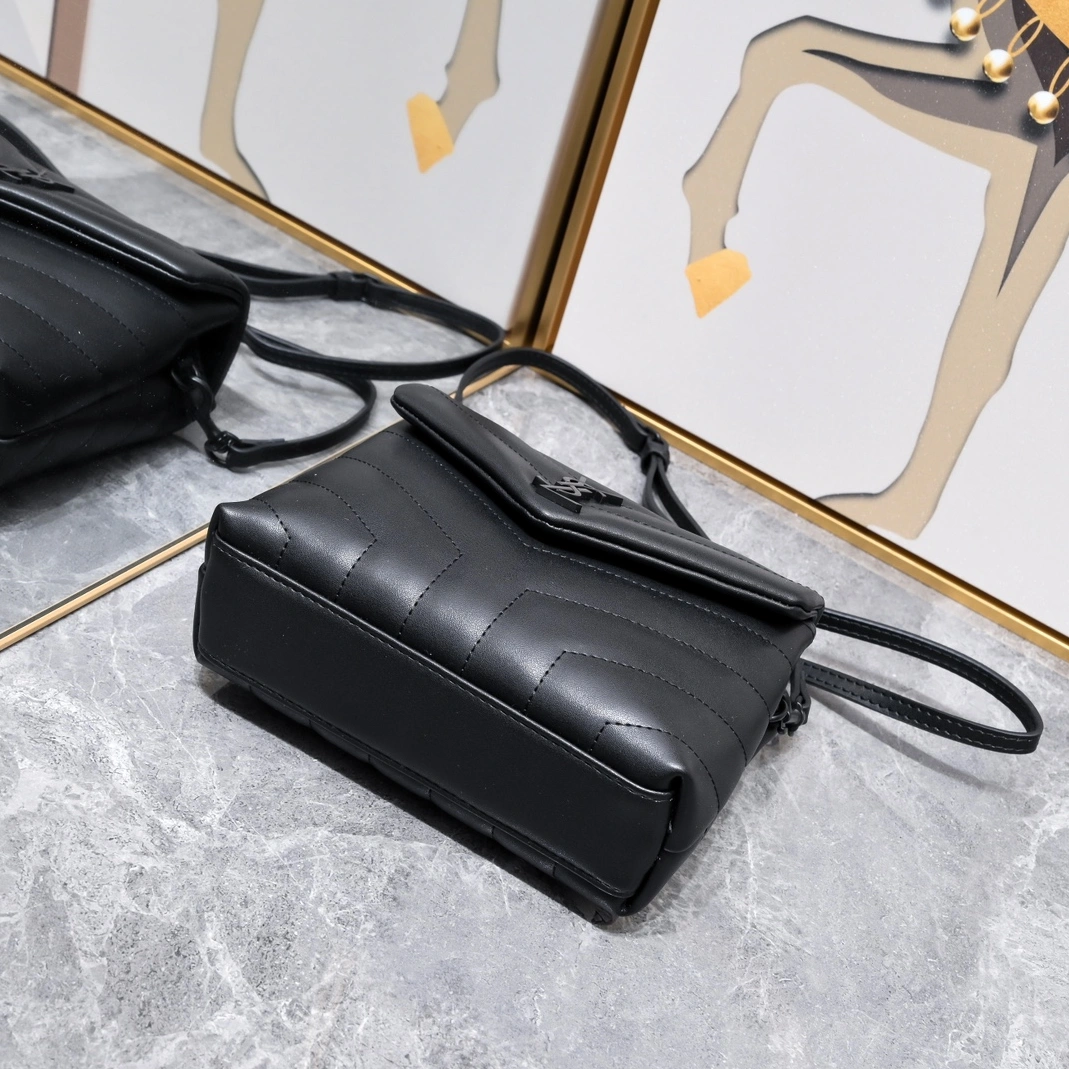 Versatile 2520 Yves Saint Laurent YSL AAA Quality Messenger Bags For Women