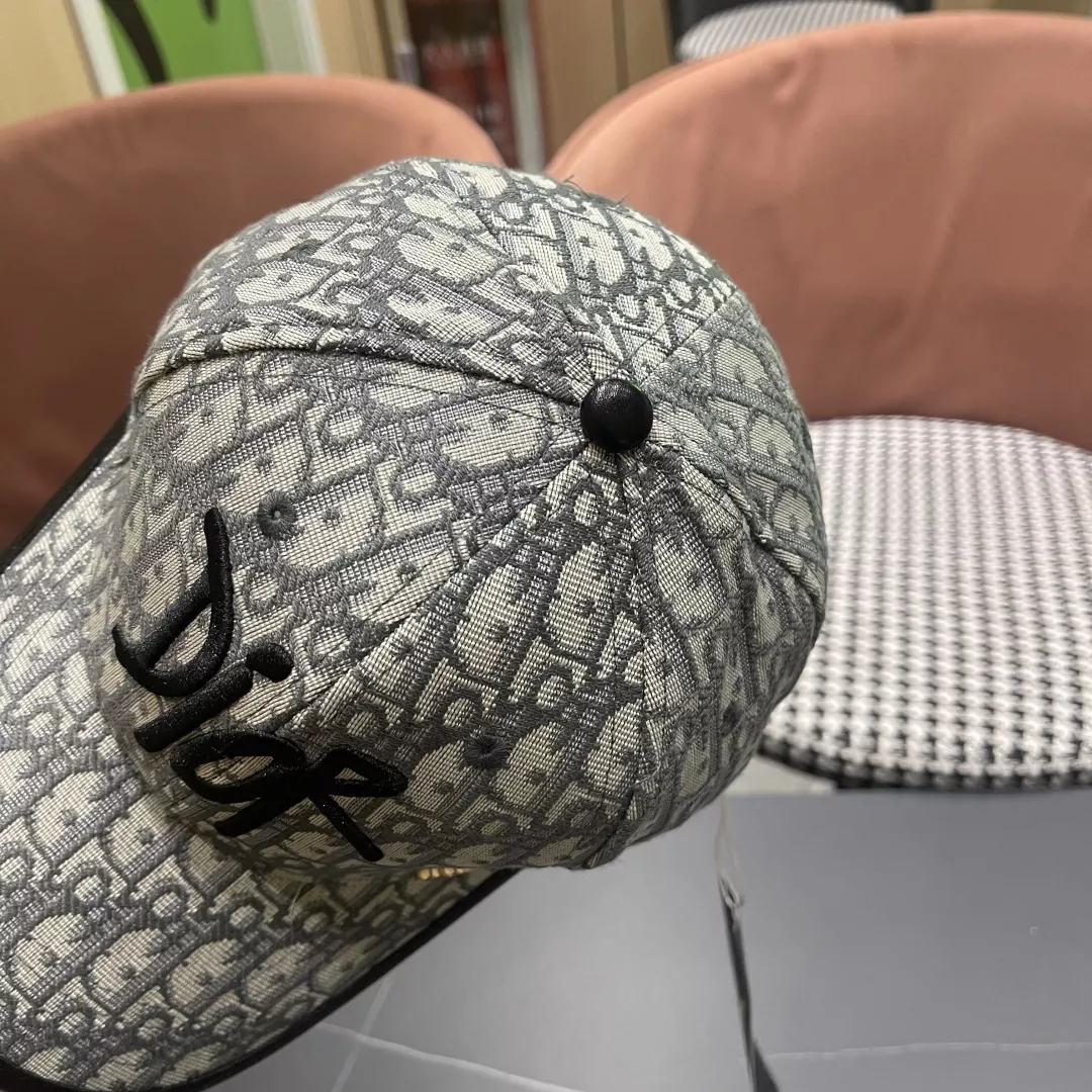 Versatile 259 Christian Dior Caps