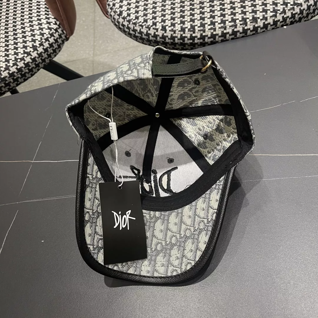 Versatile 259 Christian Dior Caps