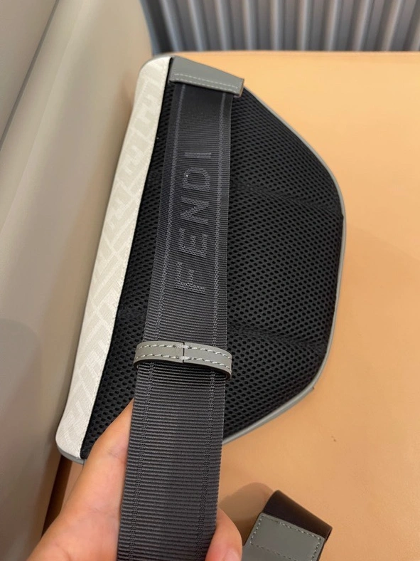 Versatile 2607 Fendi AAA Man Belt Bags