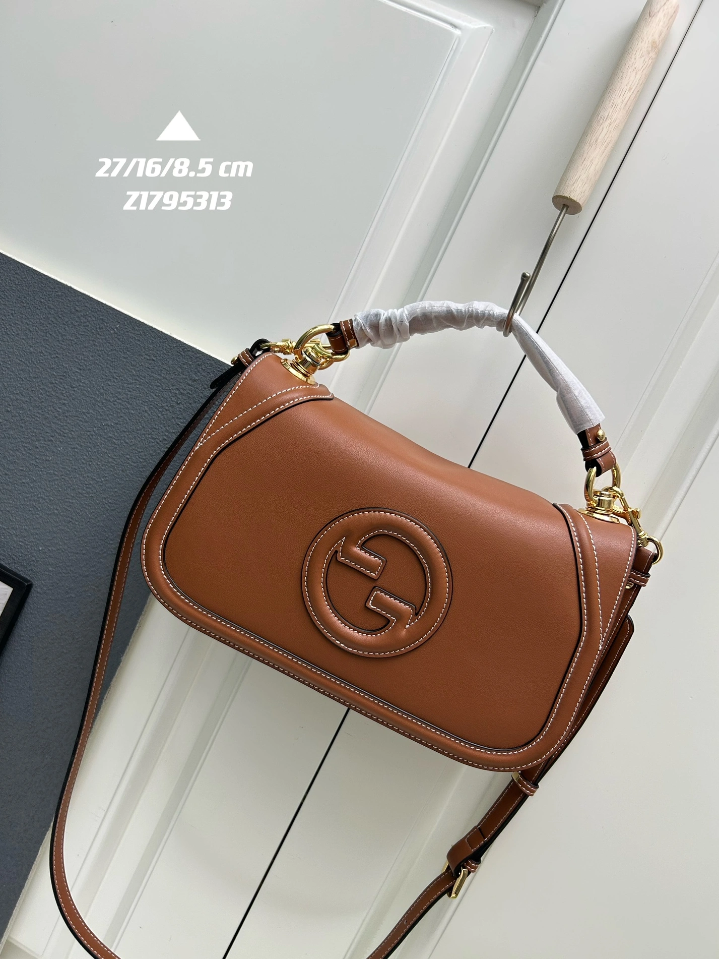 Versatile 284 Gucci AAA Quality Messenger Bags For Women