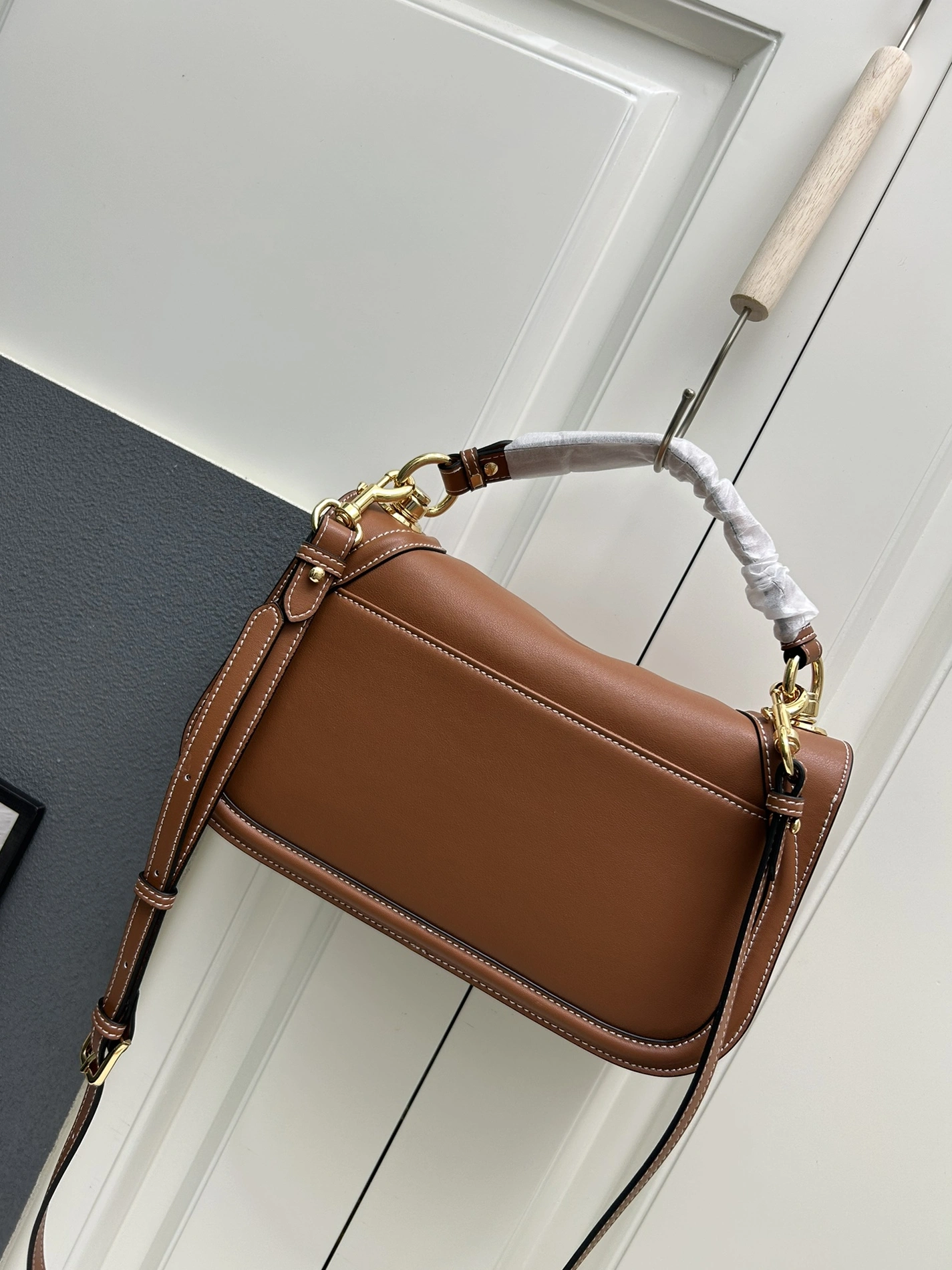 Versatile 284 Gucci AAA Quality Messenger Bags For Women