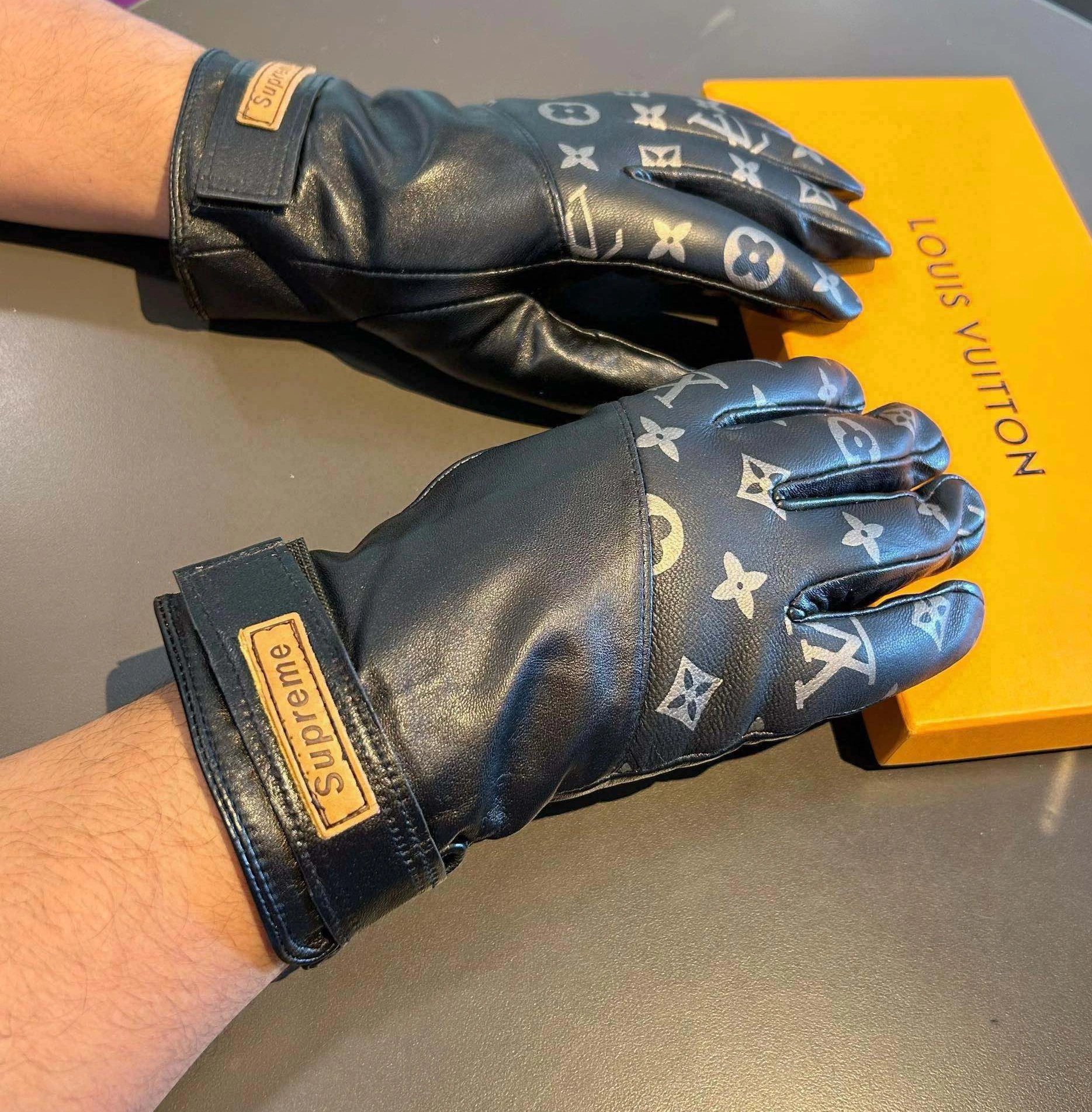 Versatile 2971 Louis Vuitton LV Gloves For Men
