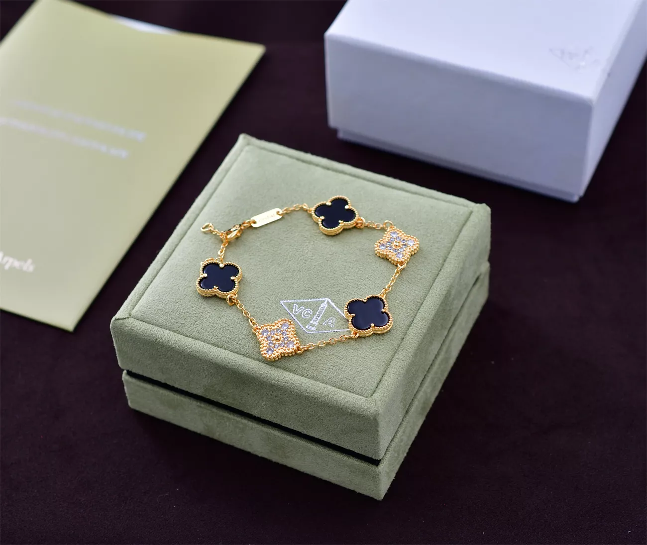 Versatile 3009 Van Cleef & Arpels Bracelets For Women