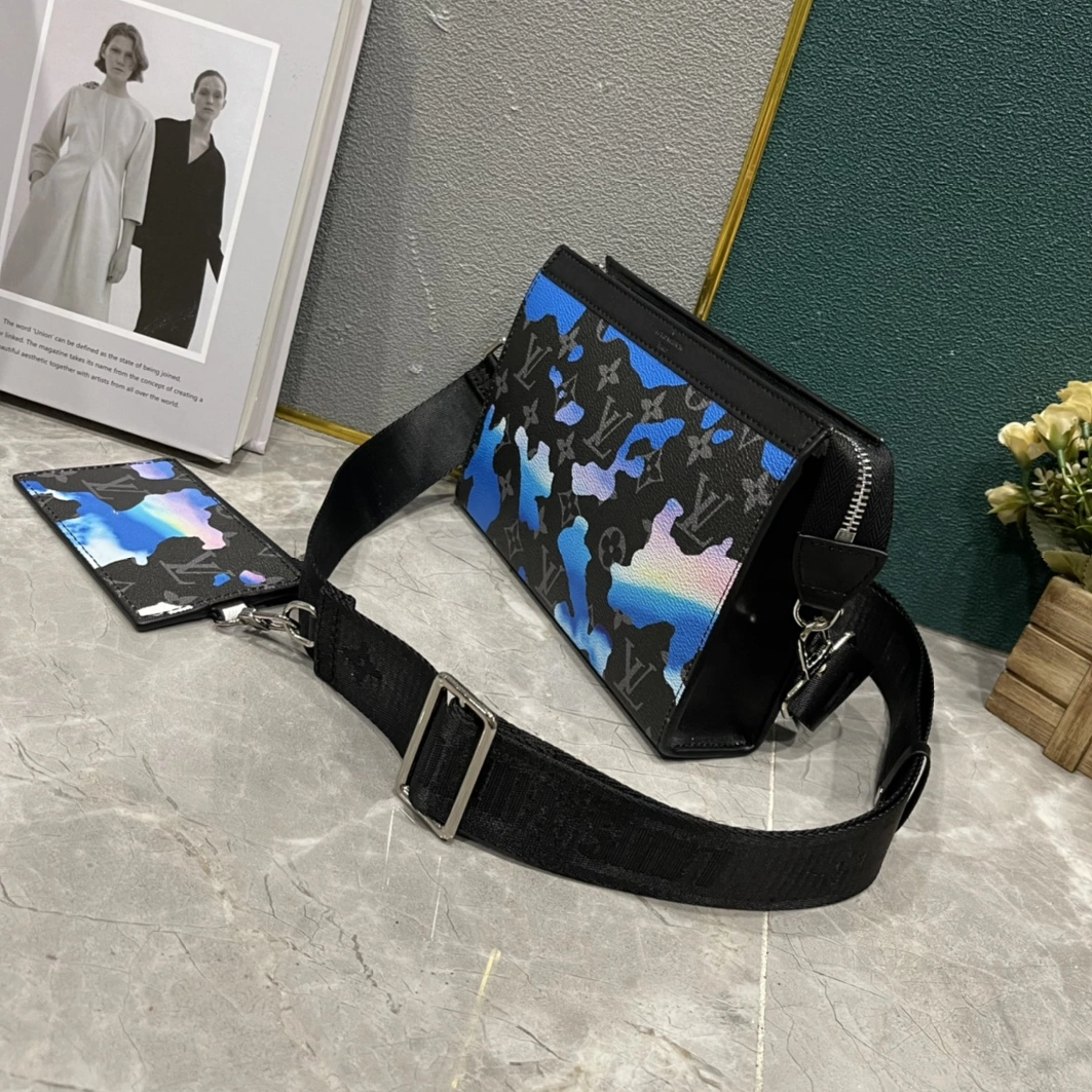 Versatile 3141 Louis Vuitton AAA Man Messenger Bags