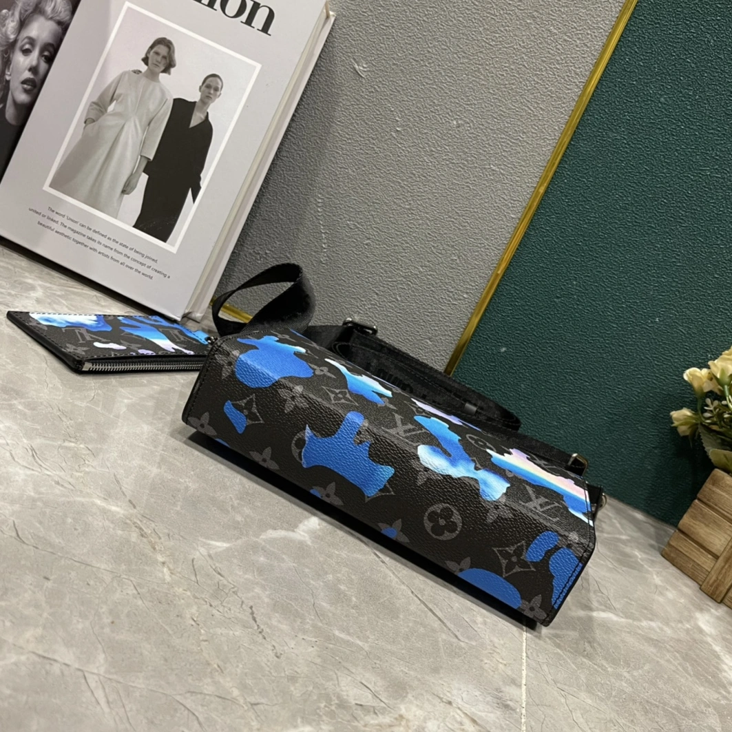 Versatile 3141 Louis Vuitton AAA Man Messenger Bags