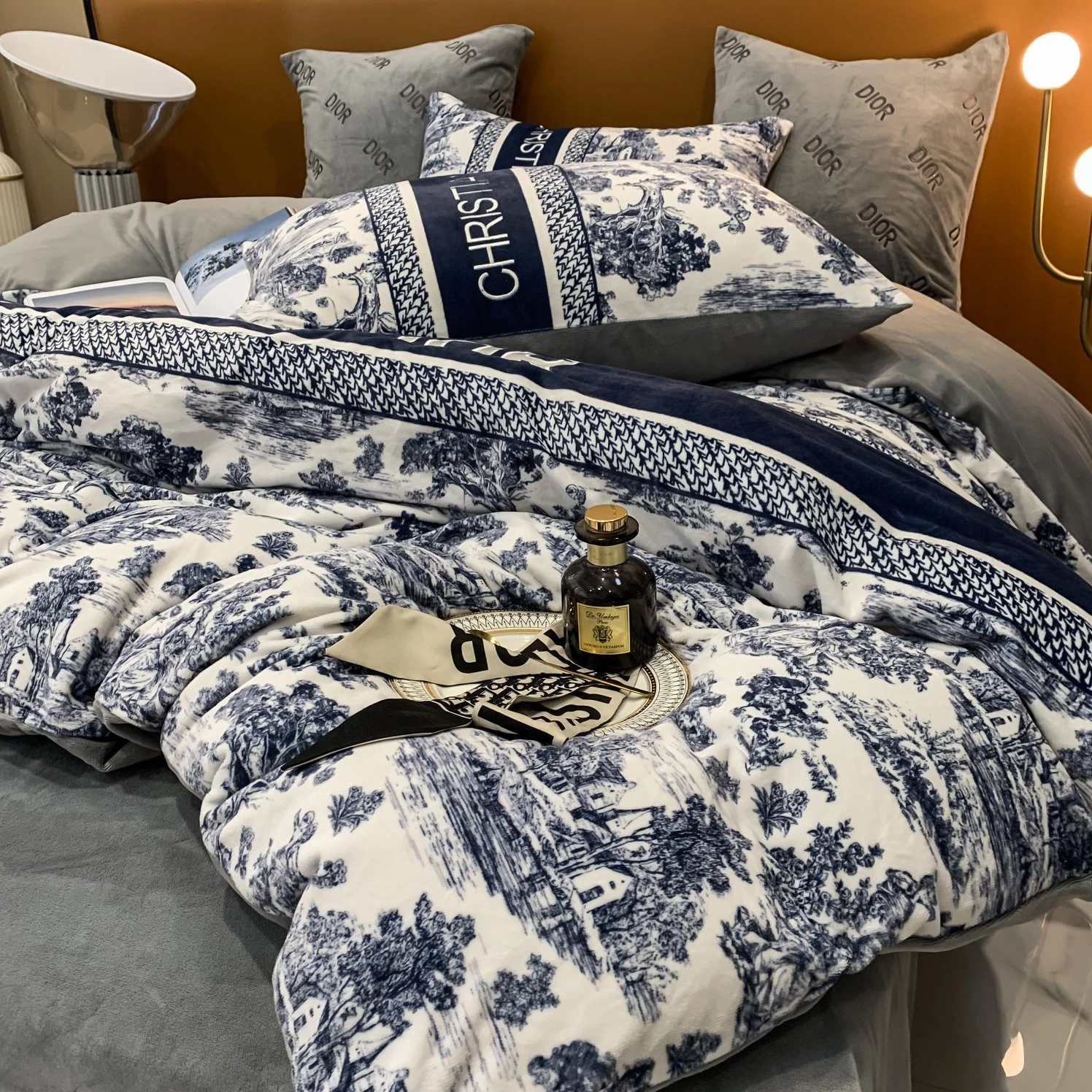 Versatile 3439 Christian Dior Bedding