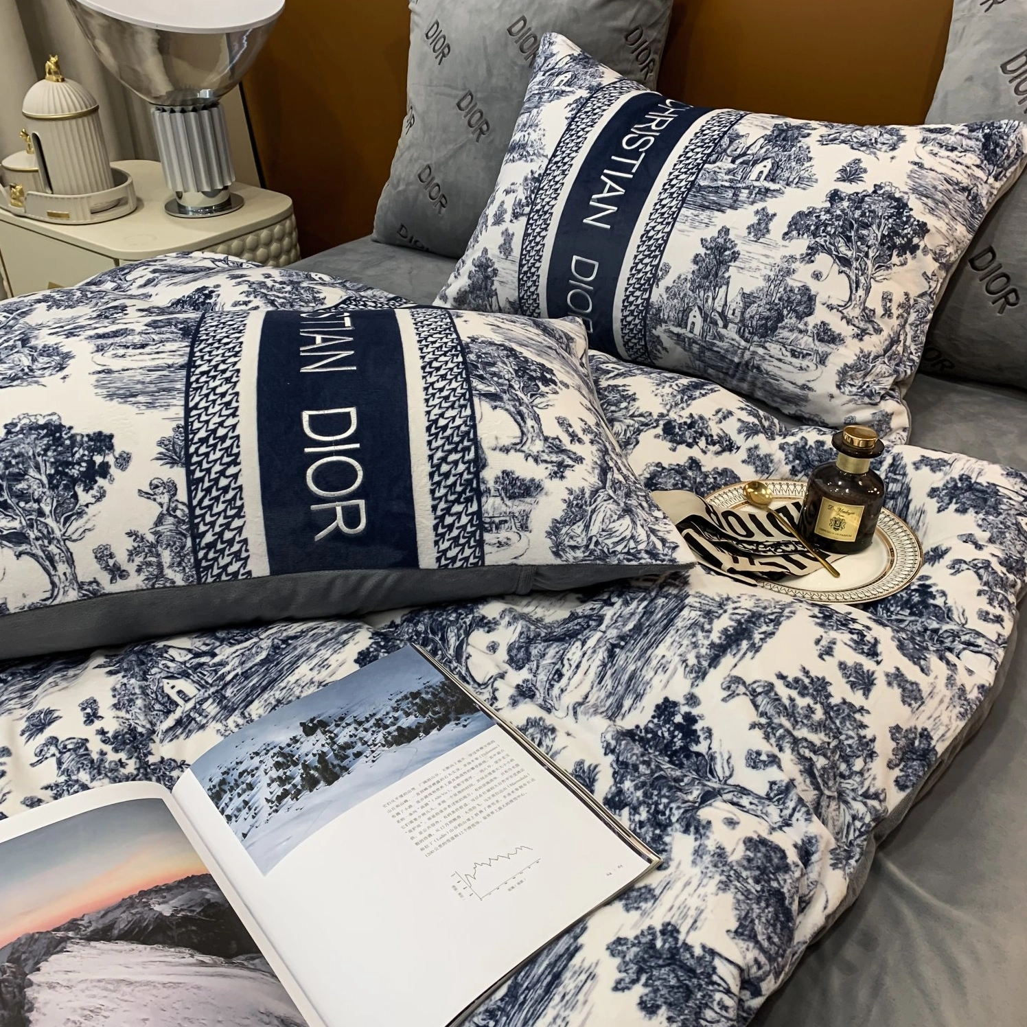 Versatile 3439 Christian Dior Bedding