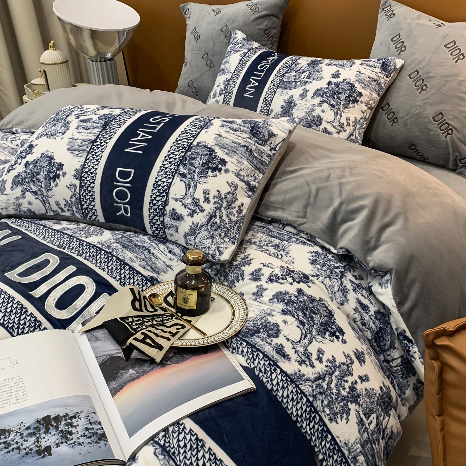 Versatile 3439 Christian Dior Bedding