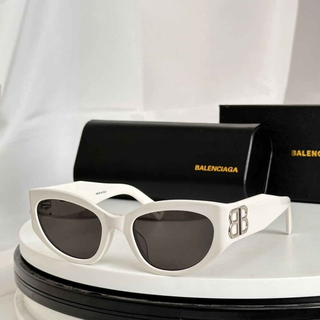 Versatile 3723 Balenciaga AAA Quality Sunglasses
