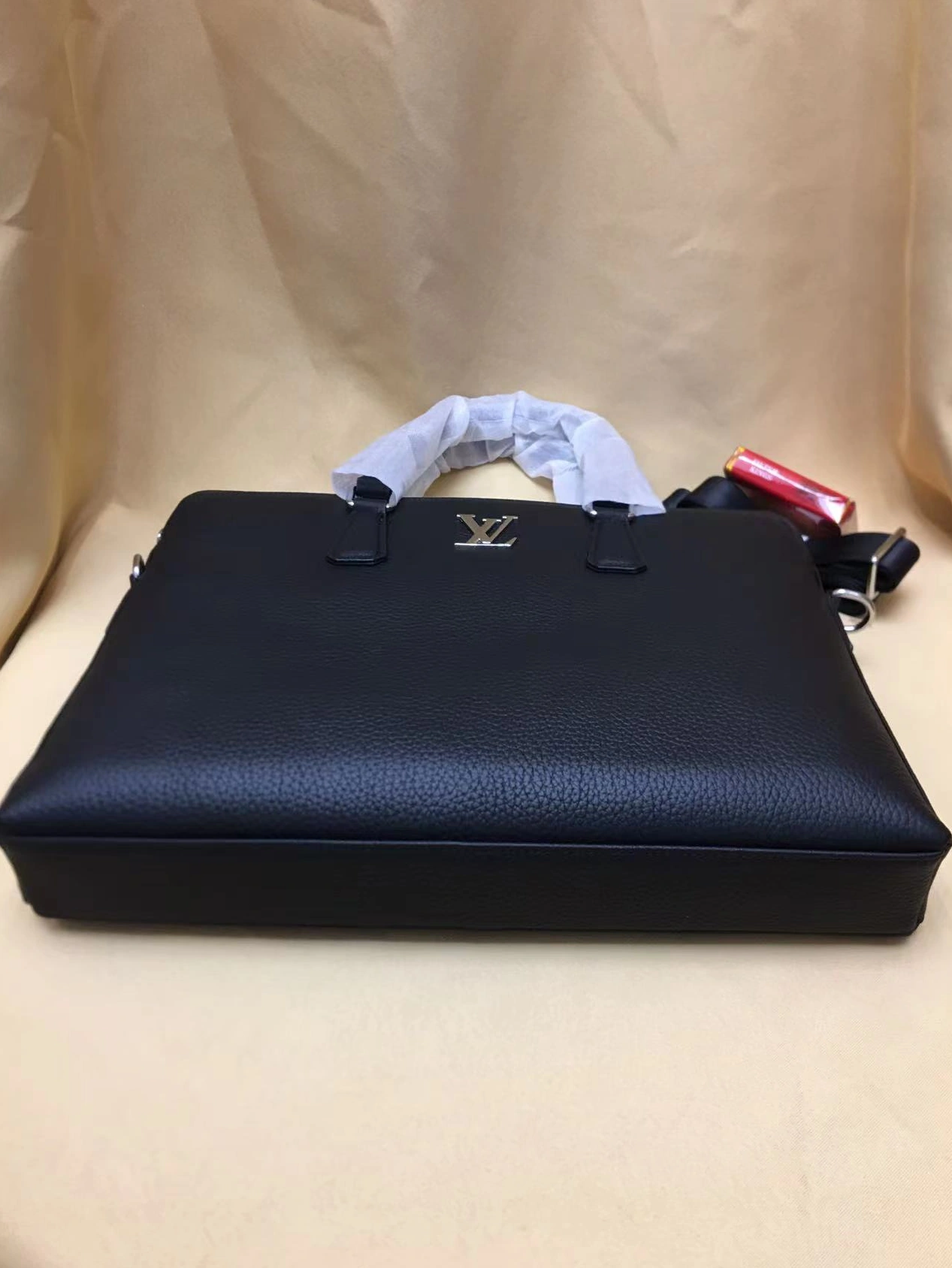 Versatile 3728 Louis Vuitton AAA Man Handbags