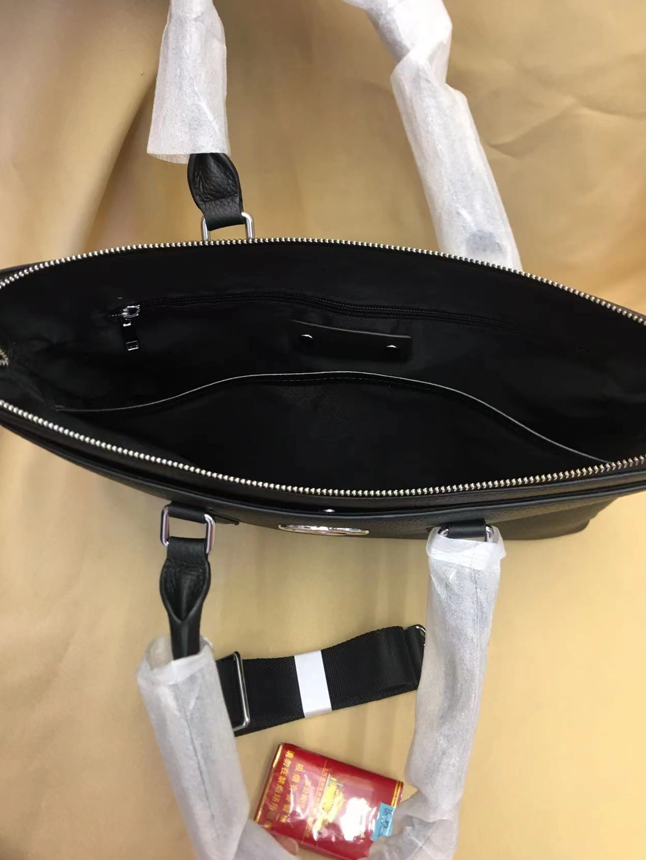 Versatile 3728 Louis Vuitton AAA Man Handbags