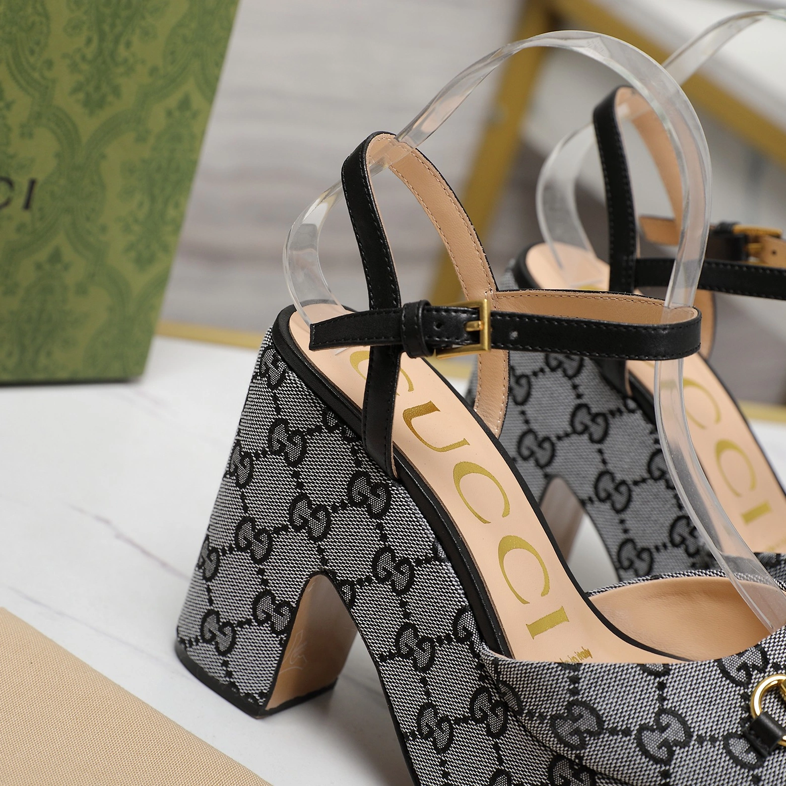 Versatile 3946 Gucci Sandal For Women