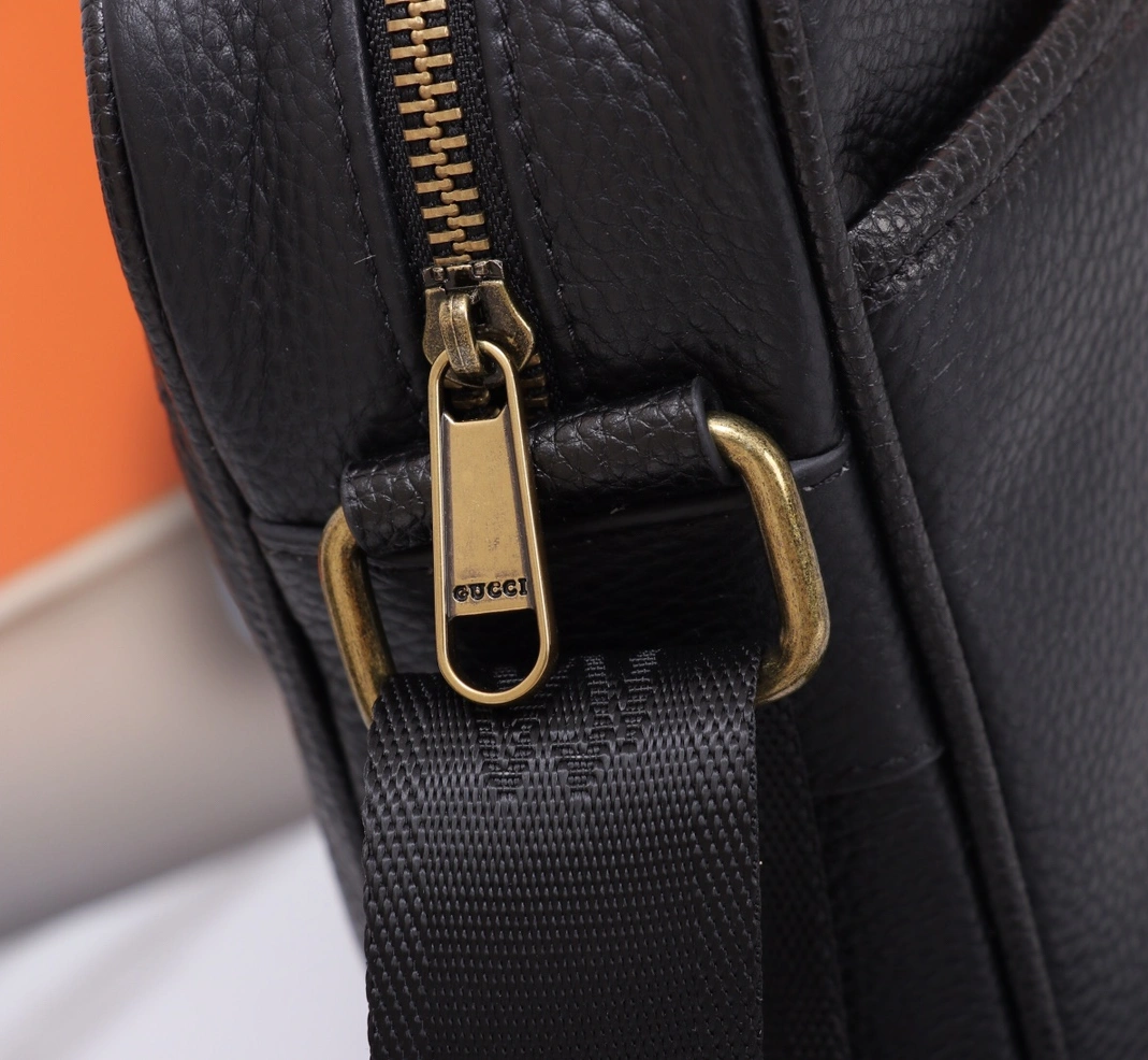 Versatile 397 Gucci AAA Man Messenger Bags