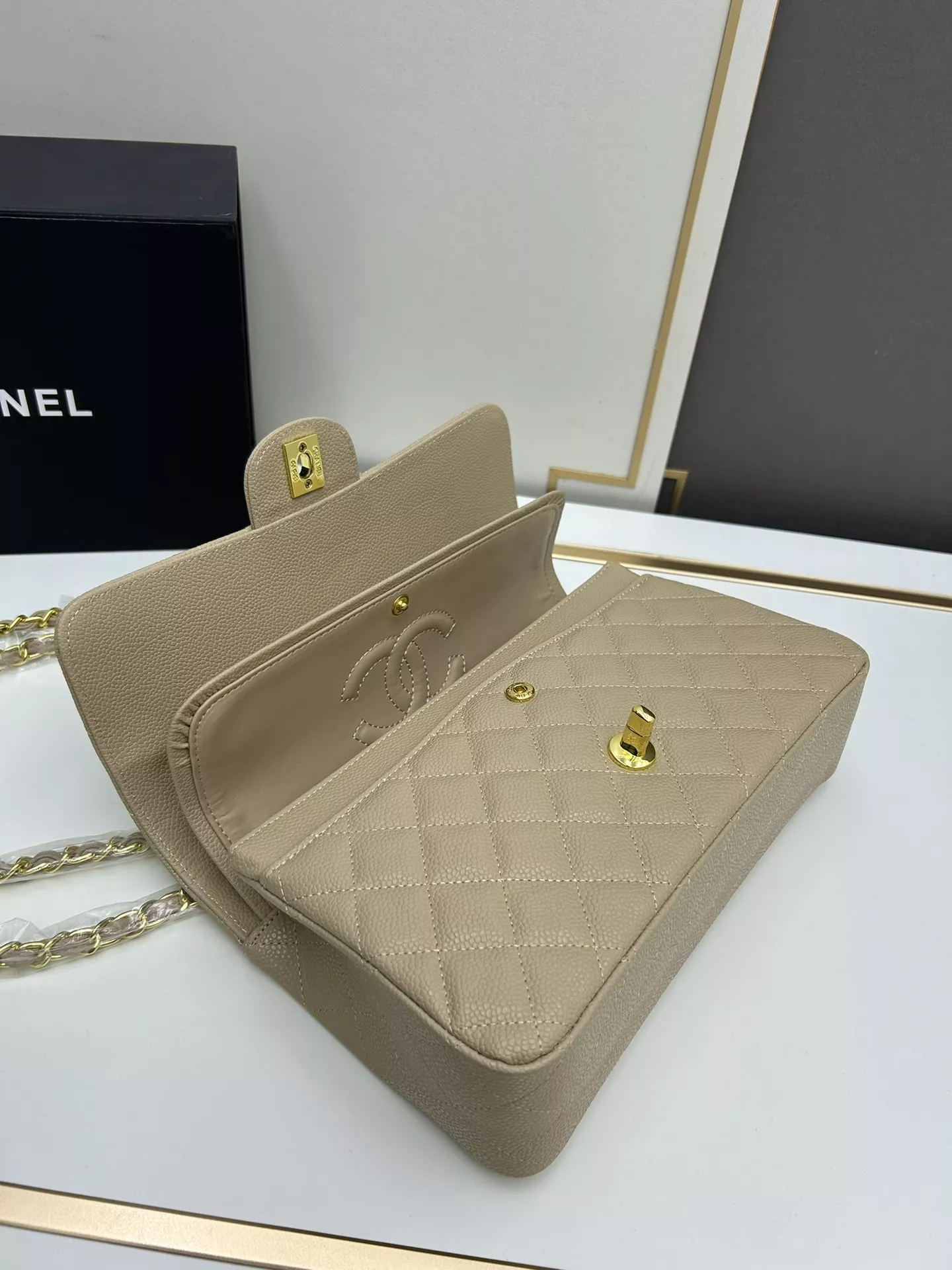 Versatile 4063 Chanel AAA Quality Shoulder Bags For Women