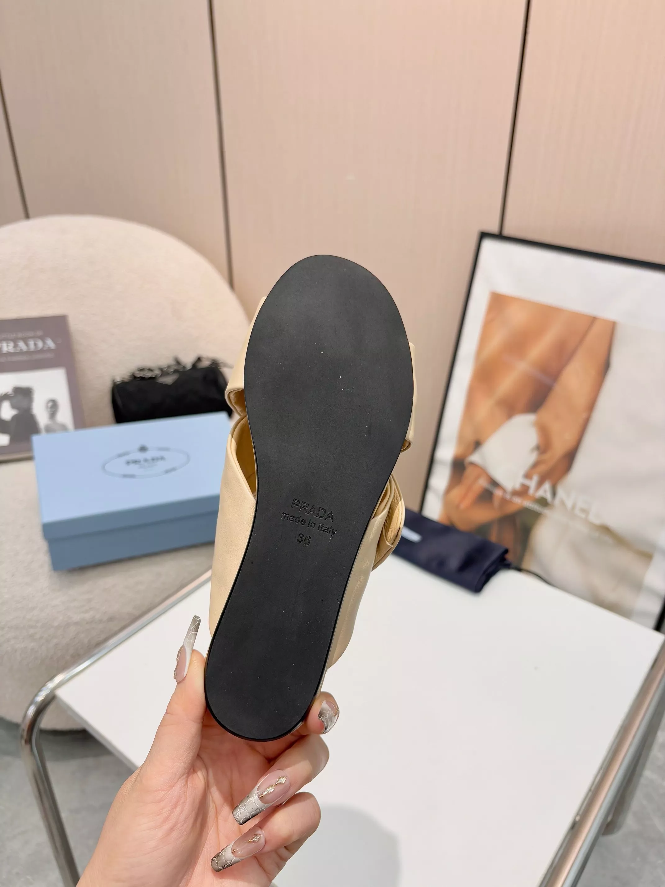 Versatile 4069 Prada Slippers For Women