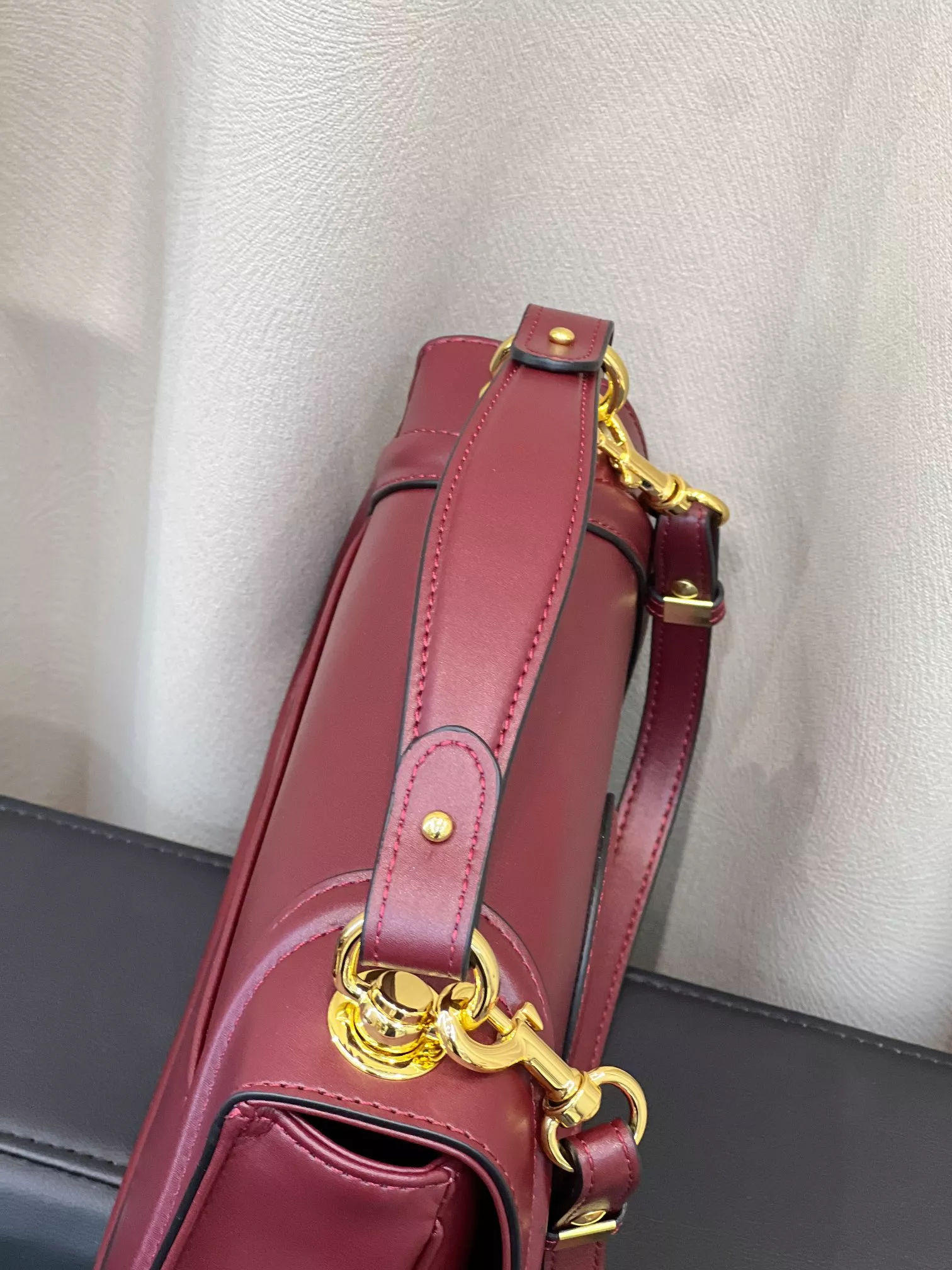 Versatile 4314 Gucci AAA Quality Messenger Bags For Women