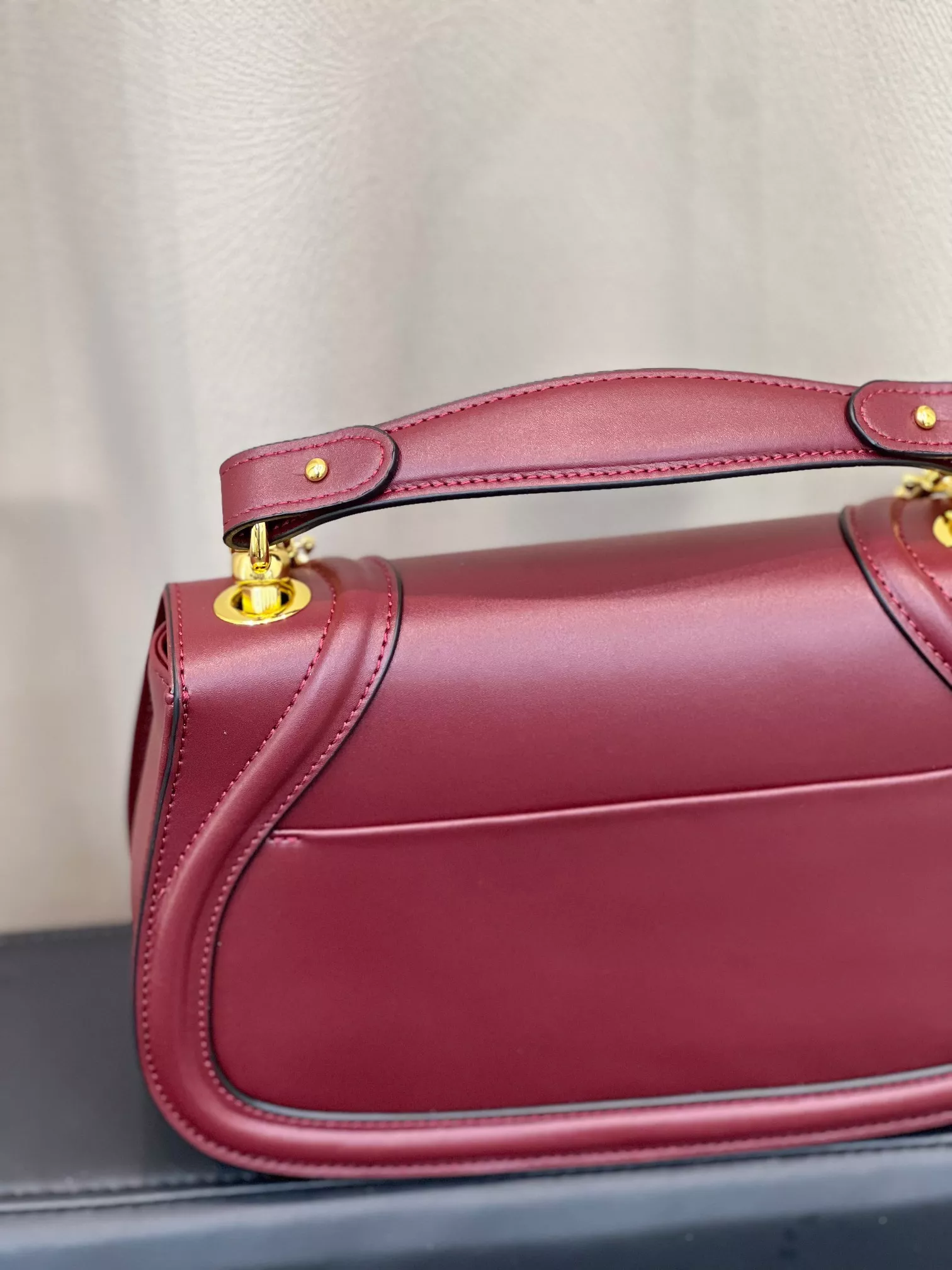 Versatile 4314 Gucci AAA Quality Messenger Bags For Women
