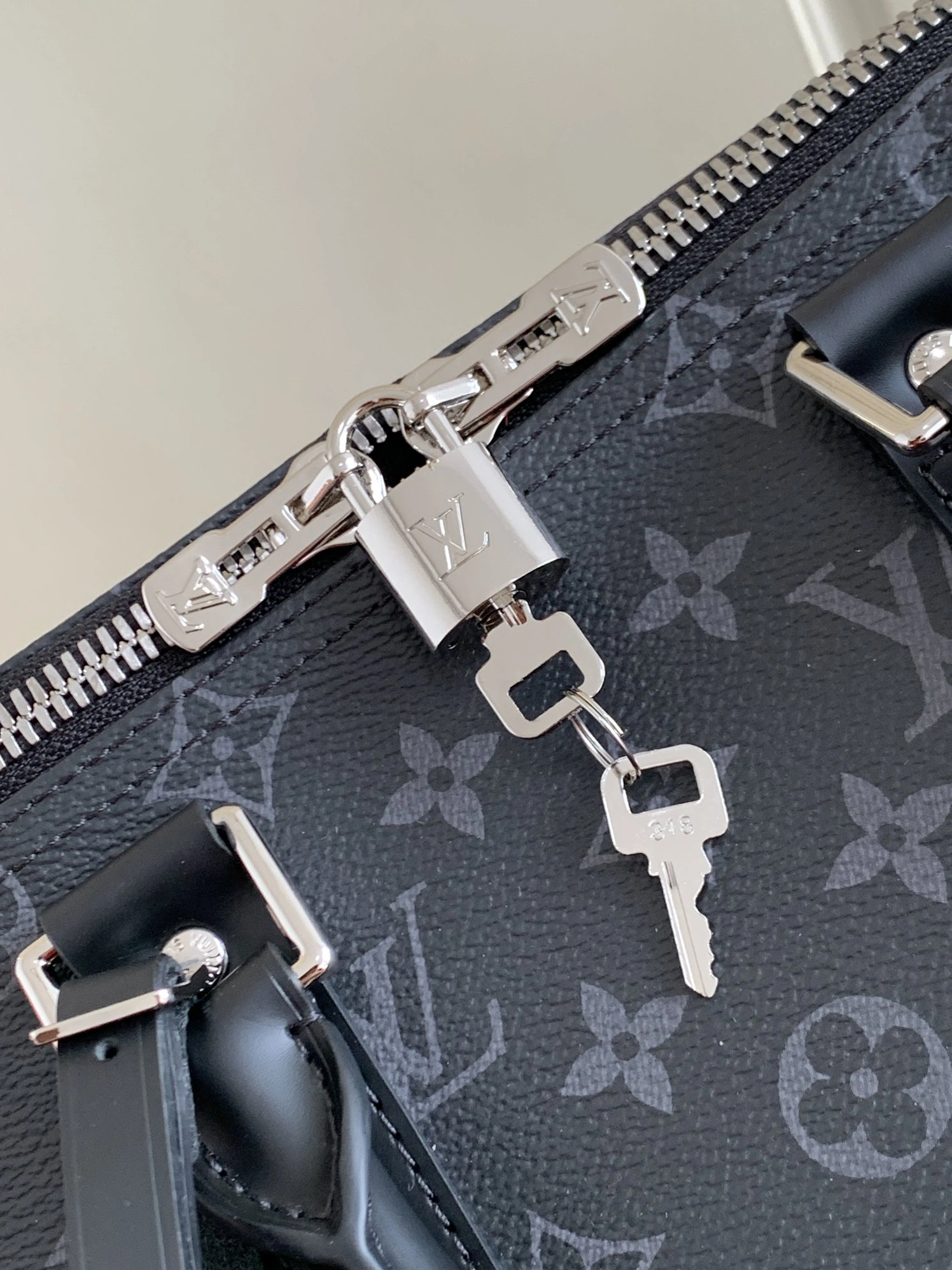 Versatile 4498 Louis Vuitton Travel Bags