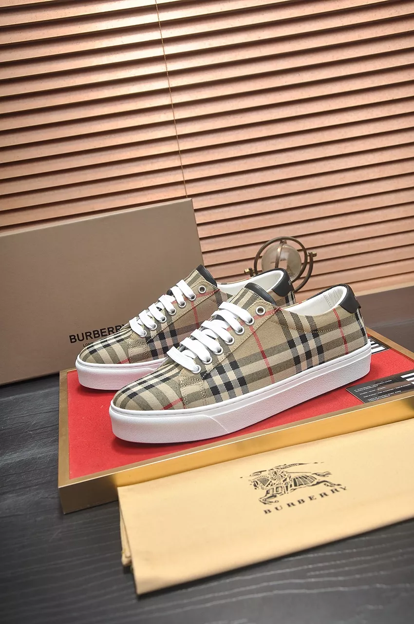 Versatile 4625 Burberry Casual Shoes For Men