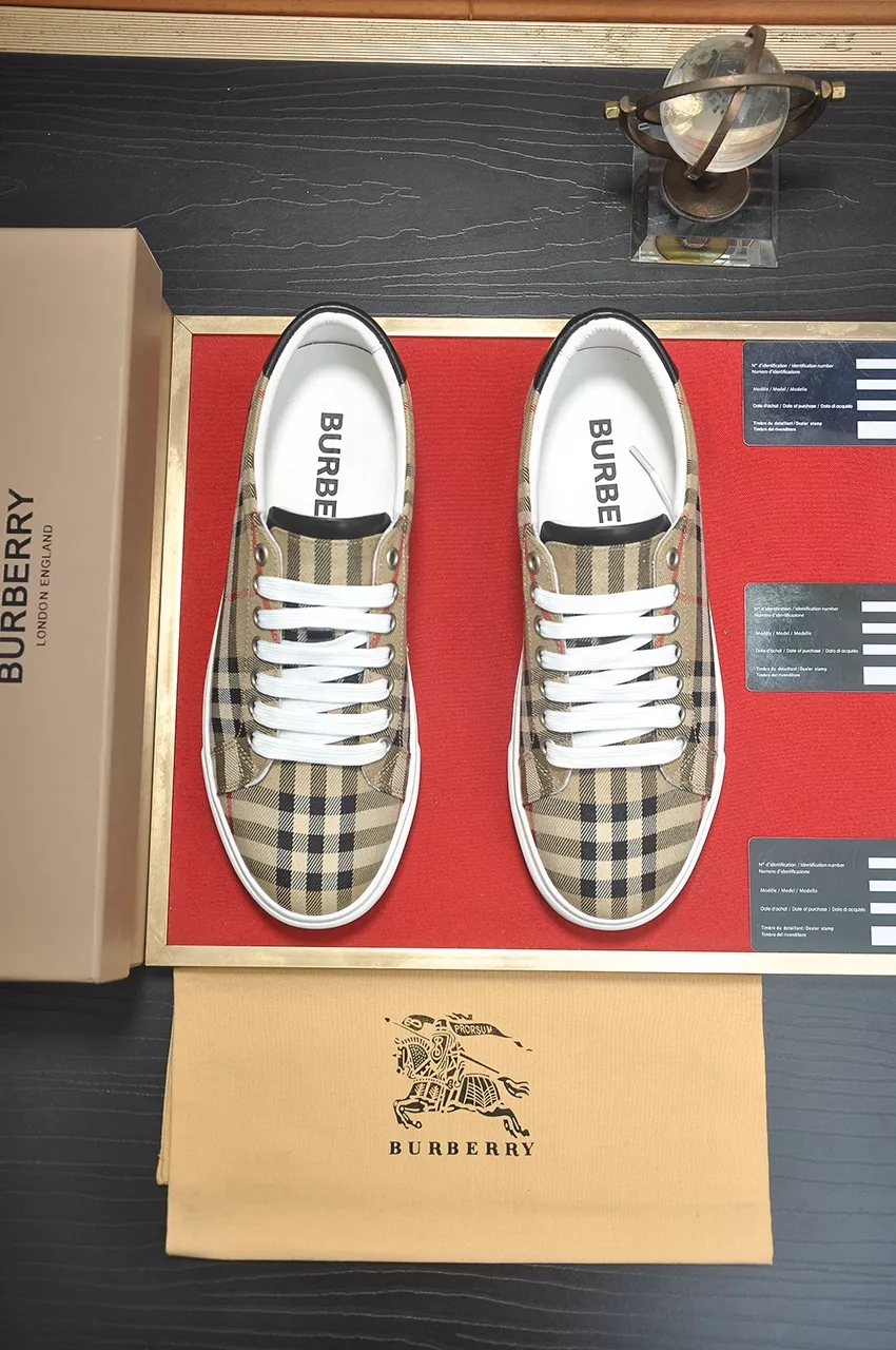 Versatile 4625 Burberry Casual Shoes For Men