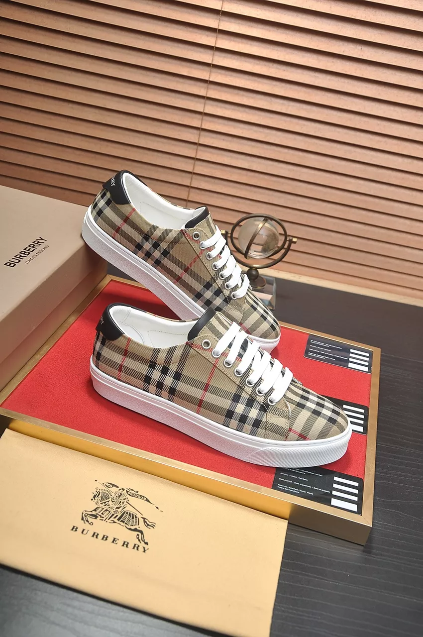Versatile 4625 Burberry Casual Shoes For Men