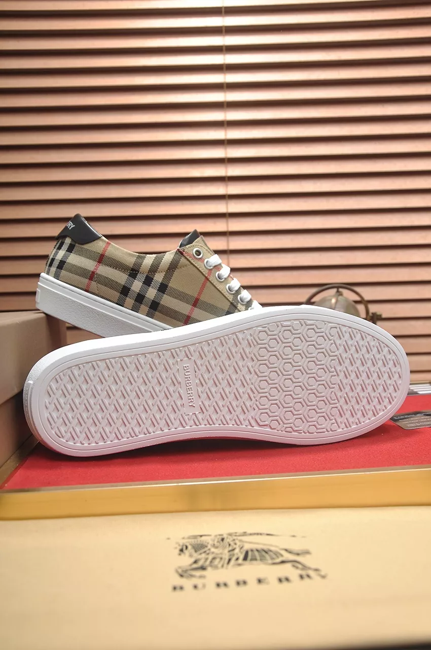 Versatile 4625 Burberry Casual Shoes For Men