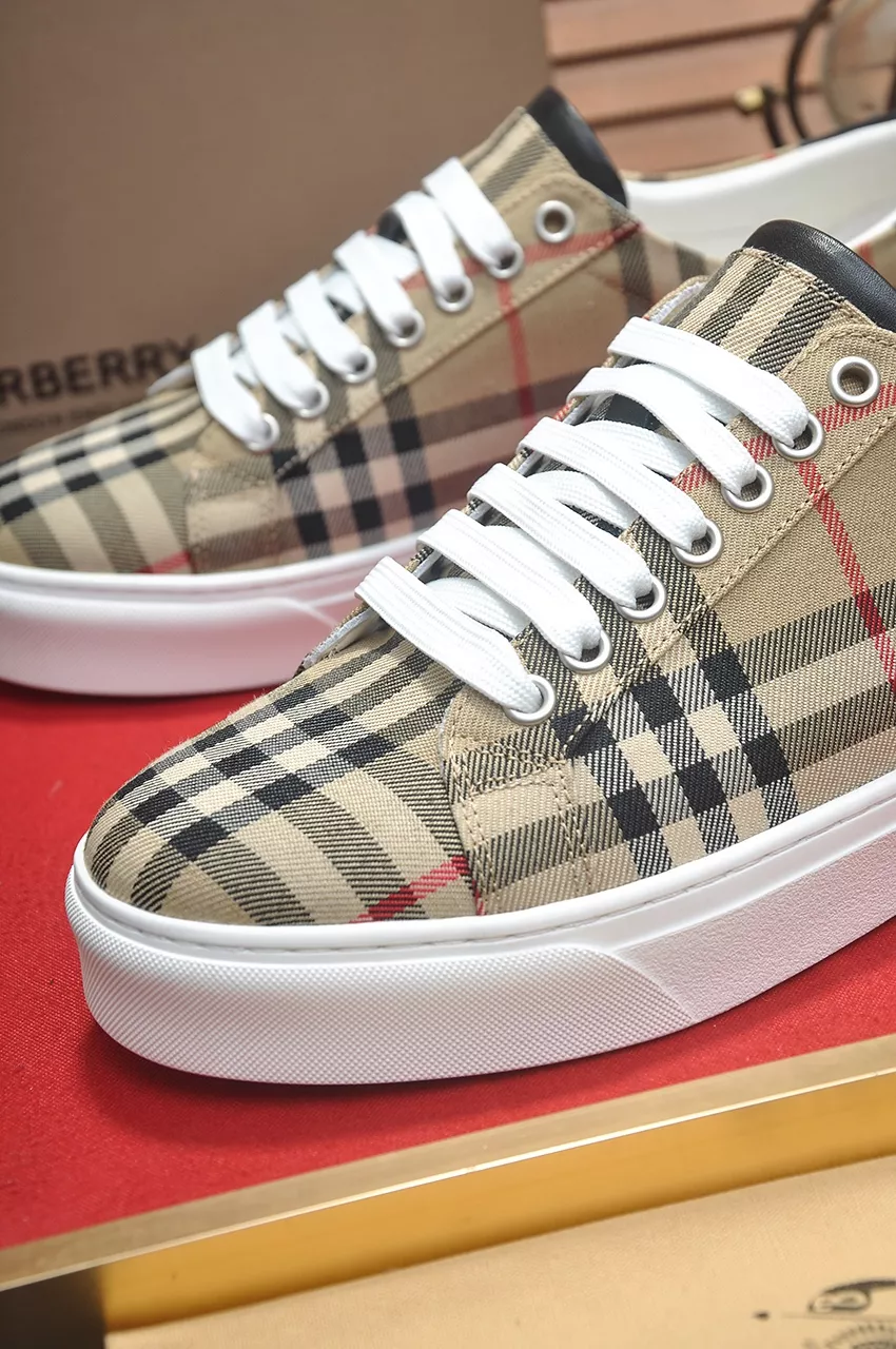 Versatile 4625 Burberry Casual Shoes For Men