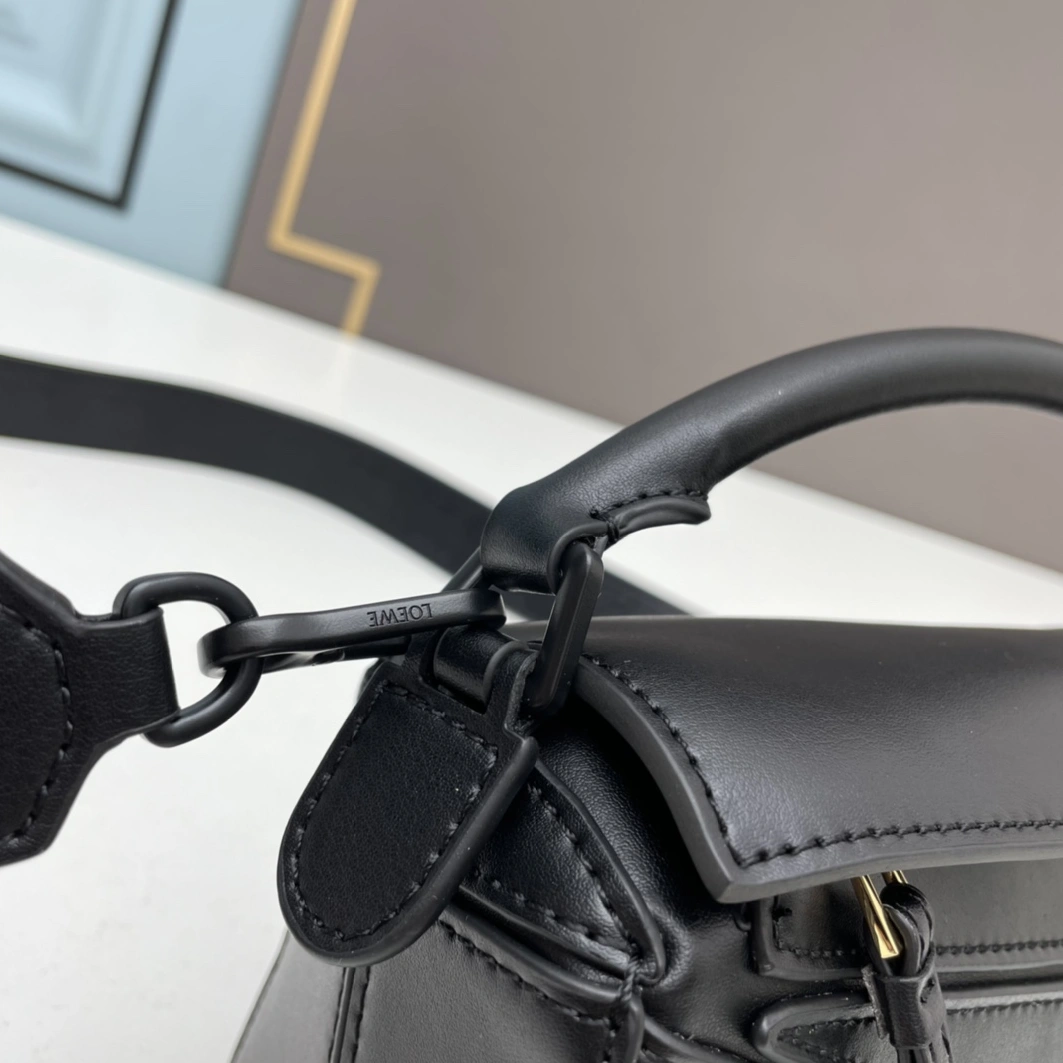 Versatile 4869 LOEWE AAA Quality Messenger Bags For Women