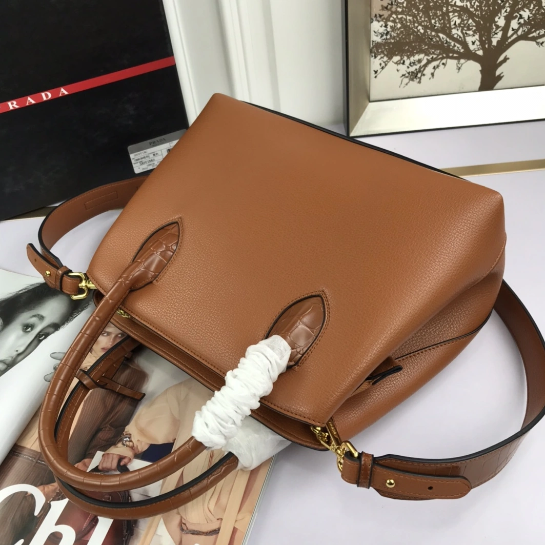Versatile 4901 Prada AAA Quality Handbags For Women