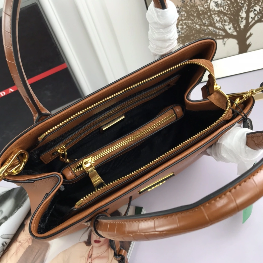 Versatile 4901 Prada AAA Quality Handbags For Women
