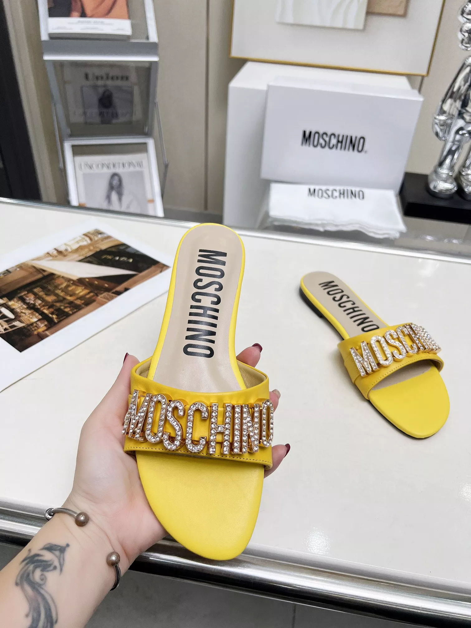 Versatile 5071 Moschino Slippers For Women