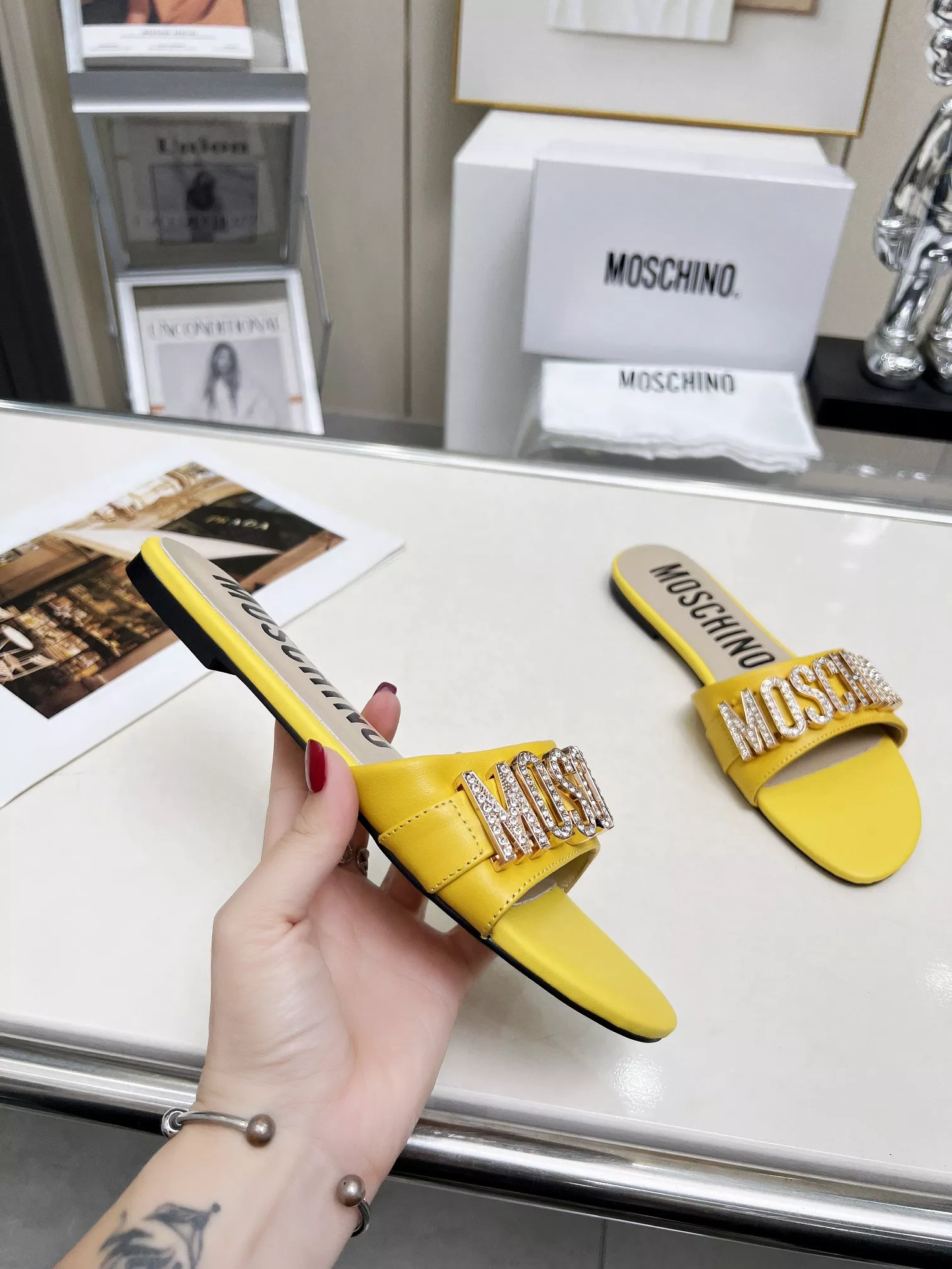 Versatile 5071 Moschino Slippers For Women
