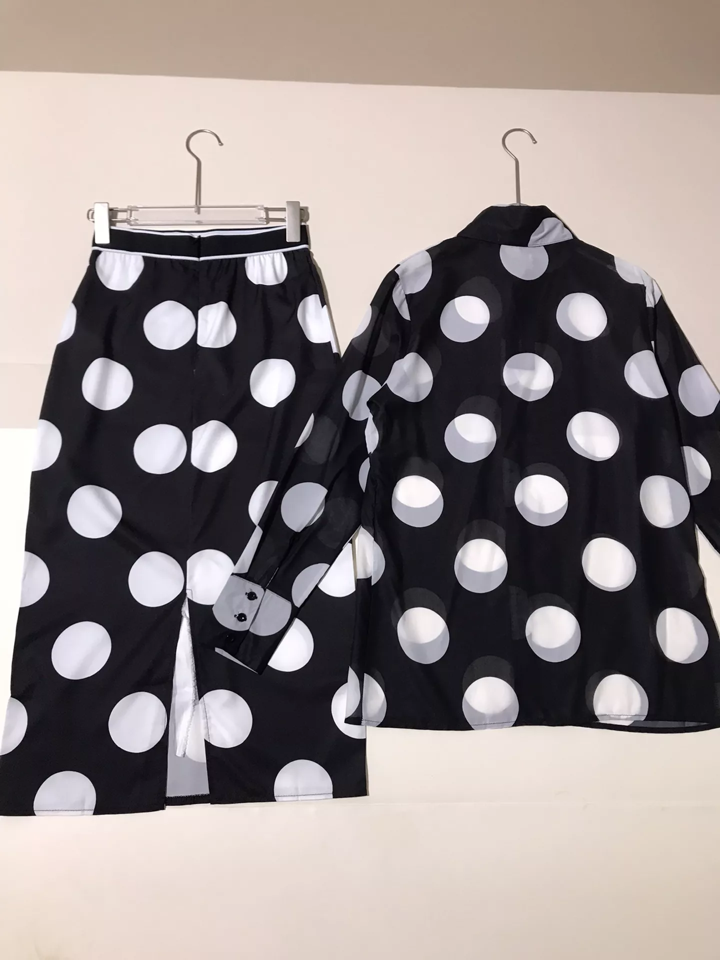 Versatile 5097 Dolce & Gabbana D&G Tracksuits Long Sleeved For Women