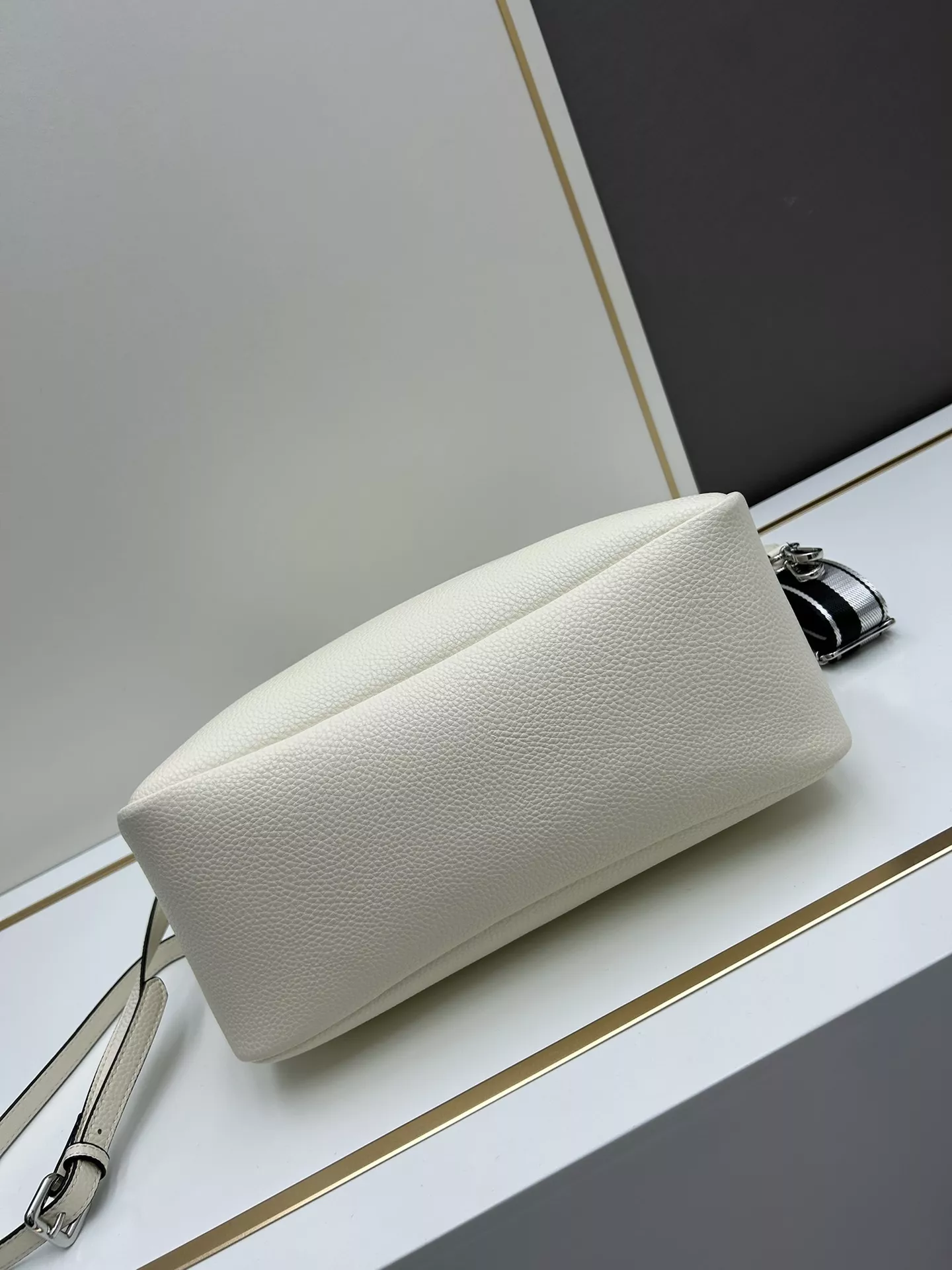 Versatile 5143 Prada AAA Quality Handbags For Women