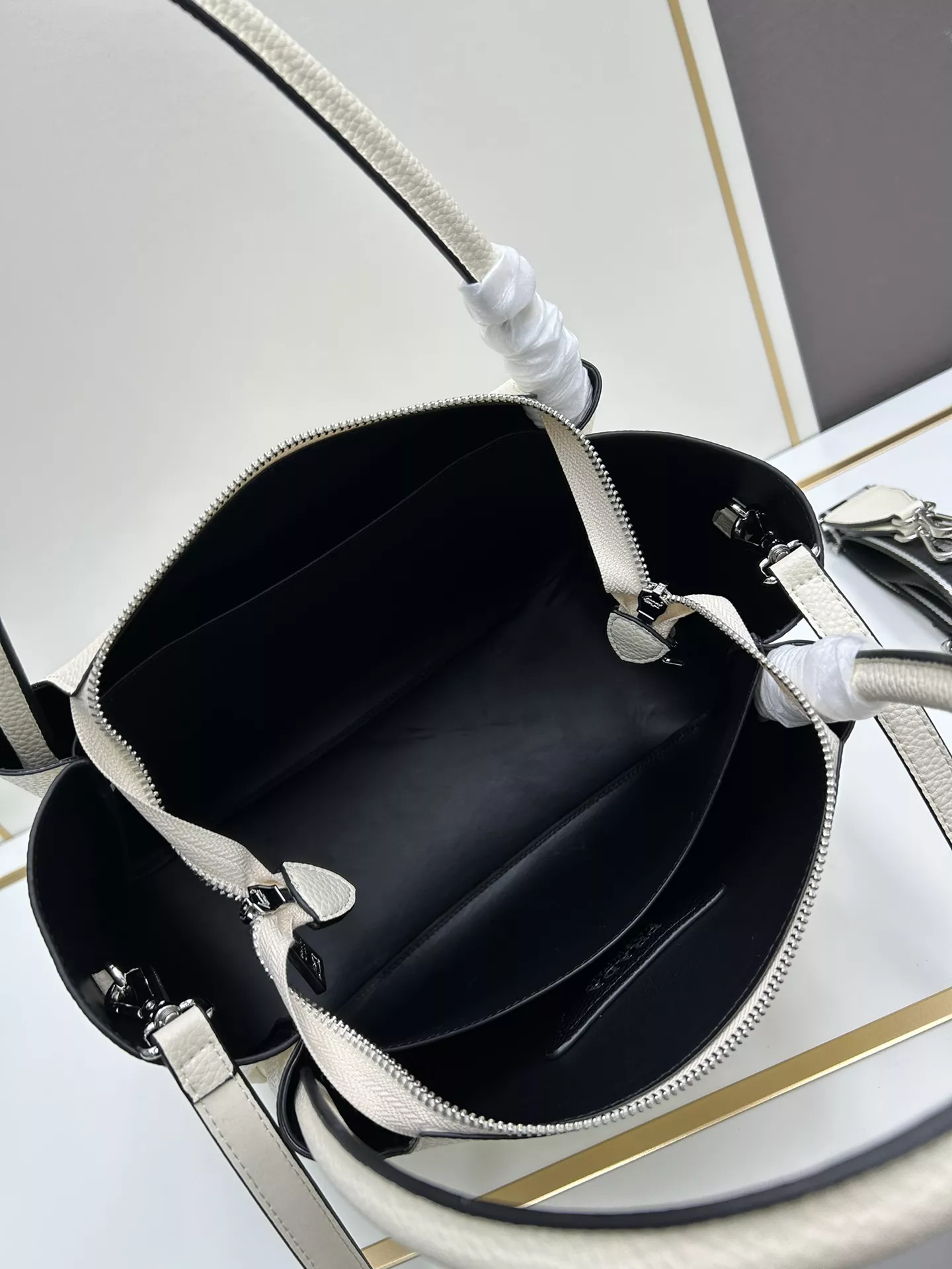Versatile 5143 Prada AAA Quality Handbags For Women