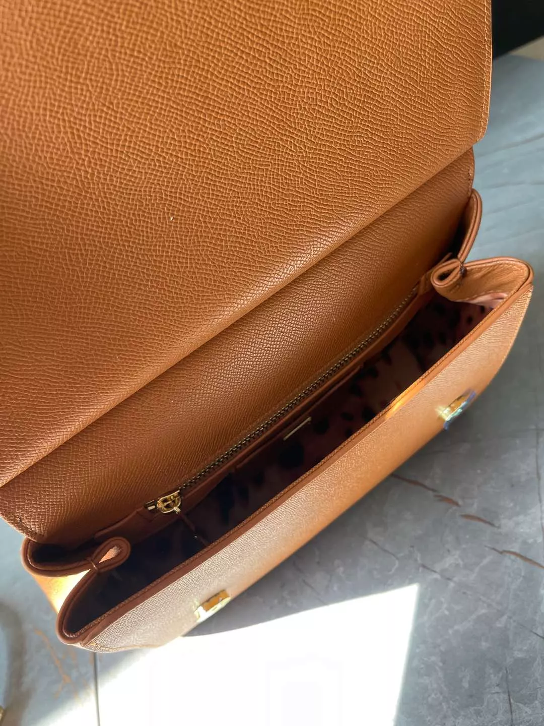 Versatile 5290 Dolce & Gabbana AAA Quality Handbags For Women
