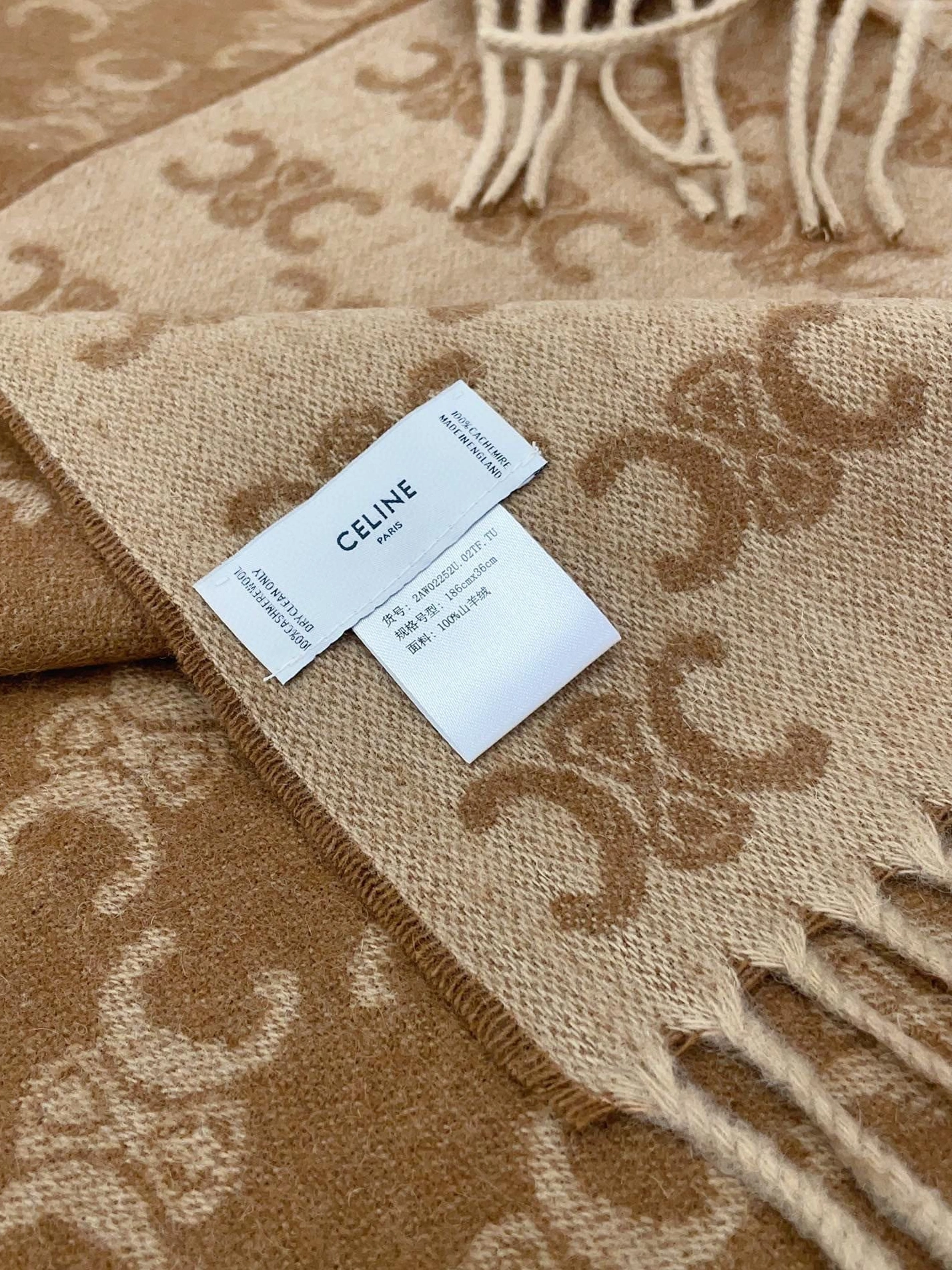 Versatile 5324 Celine Scarf