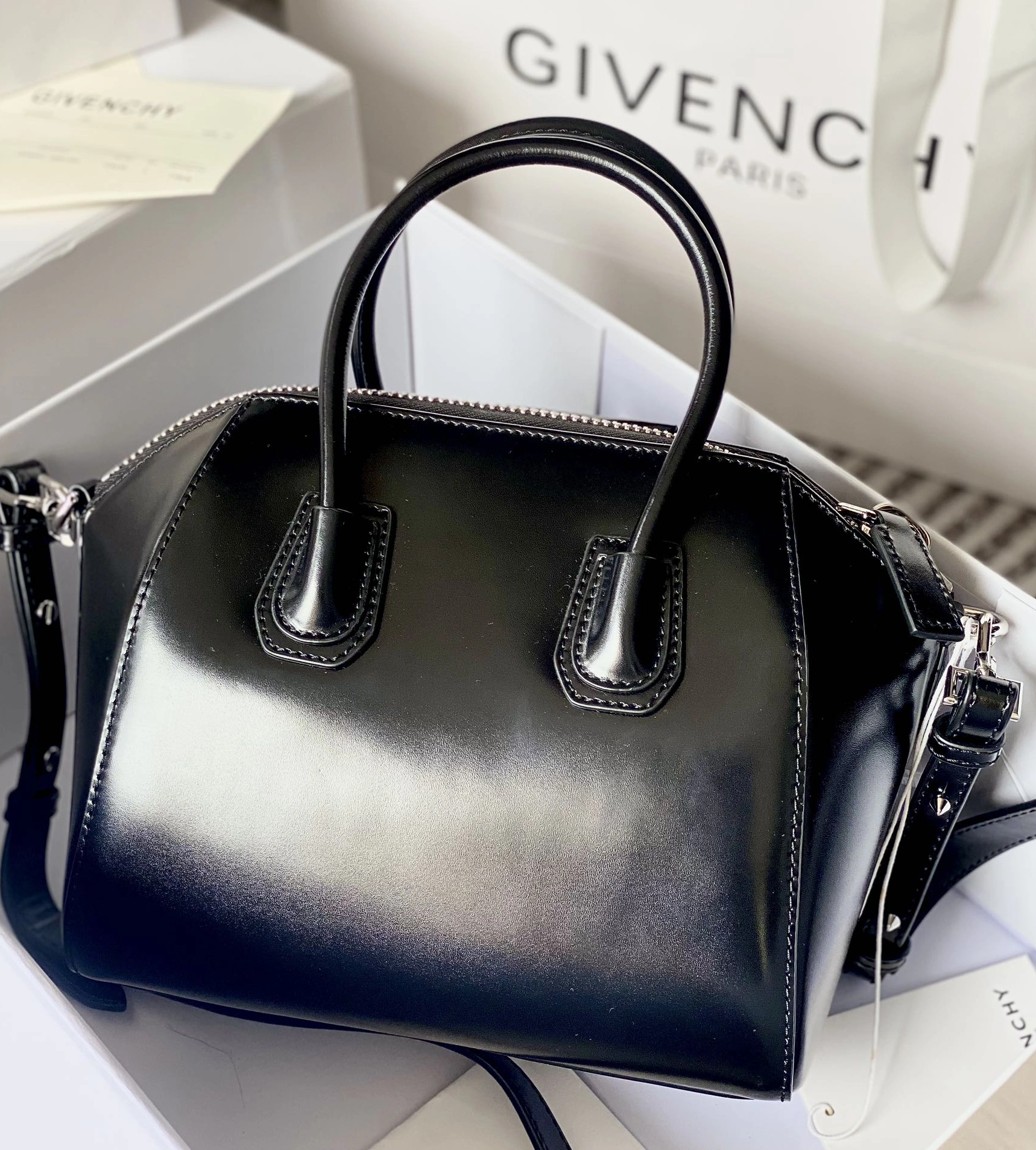Versatile 538 Givenchy AAA Quality Handbags For Women