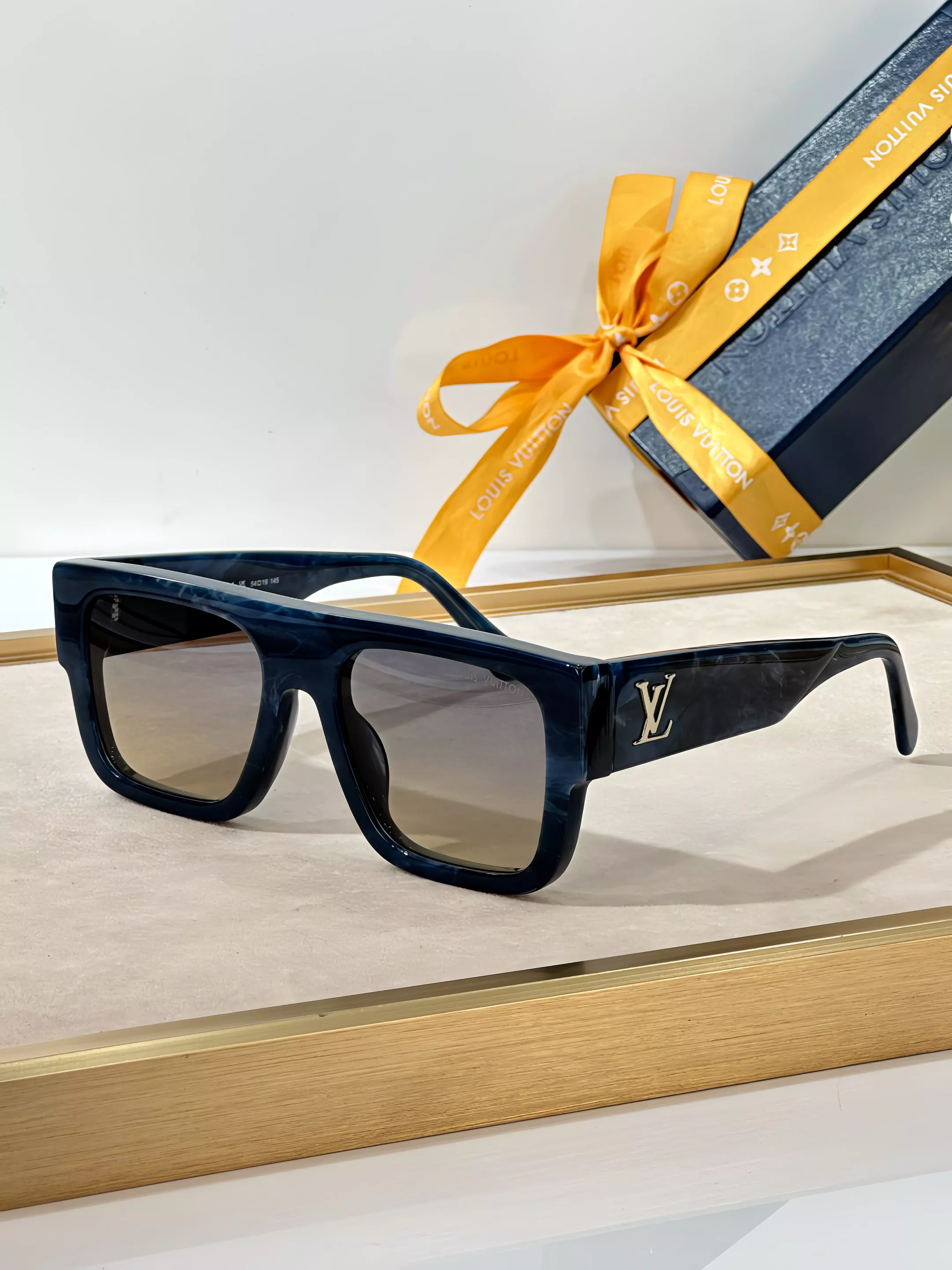 Versatile 5408 Louis Vuitton AAA Quality Sunglasses