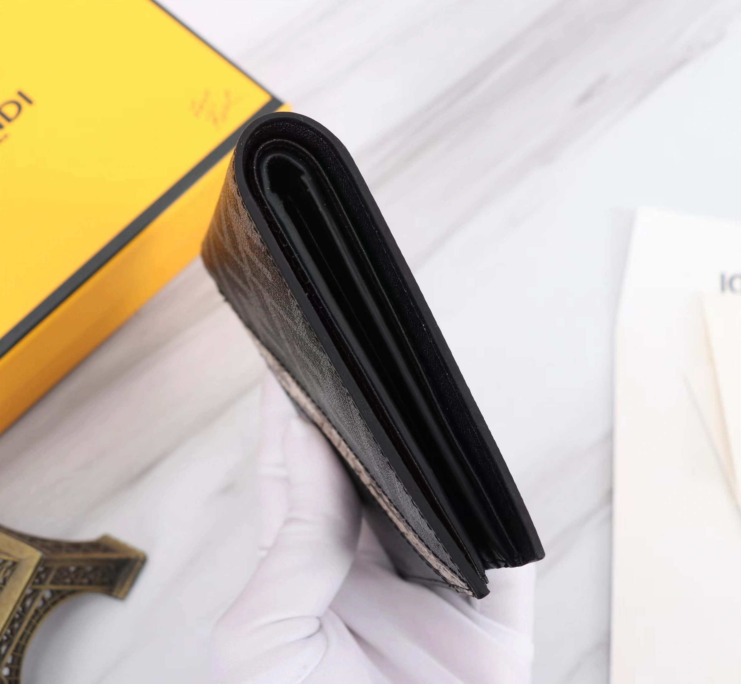 Versatile 5516 Fendi AAA Man Wallets