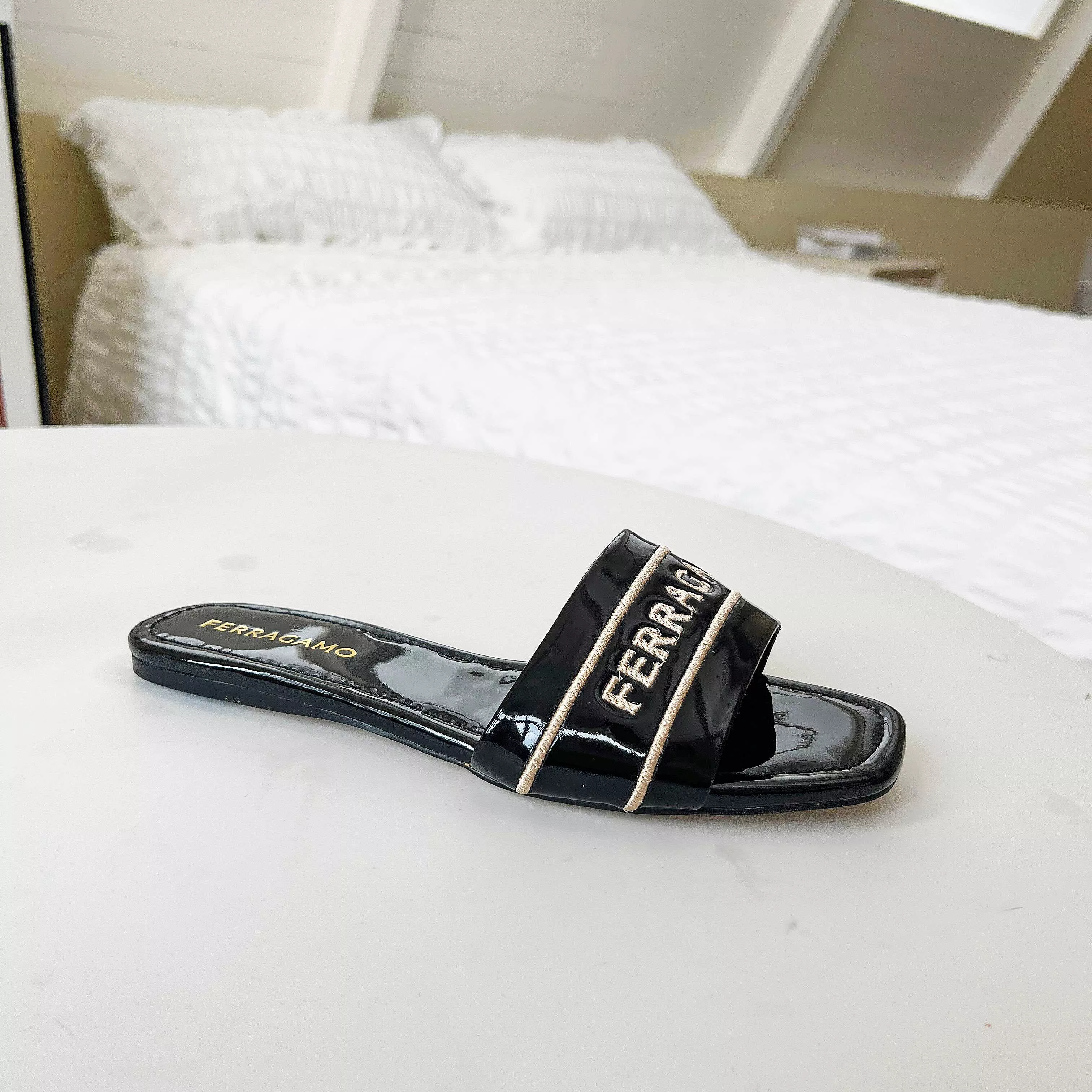 Versatile 5560 Salvatore Ferragamo Slippers For Women